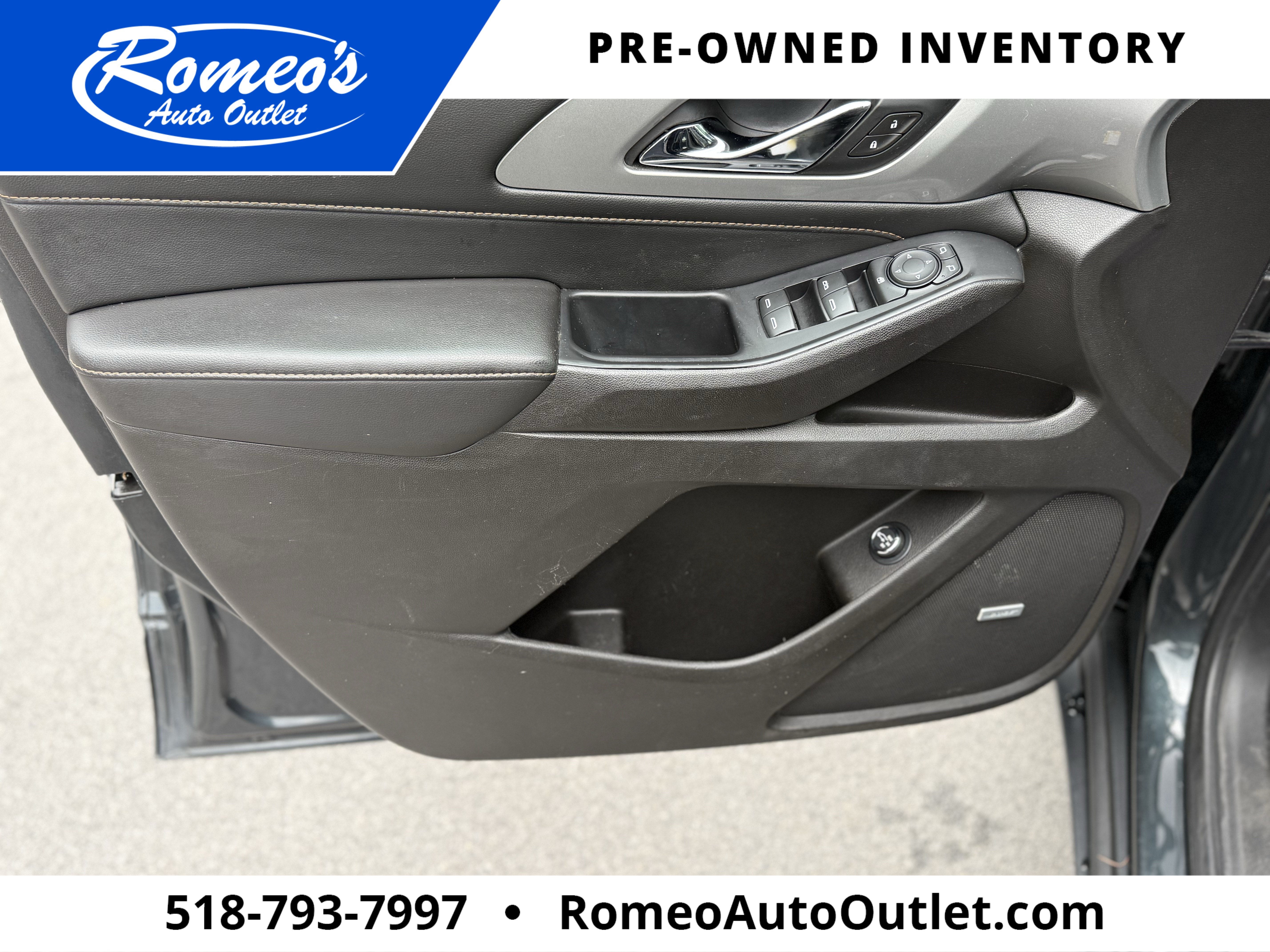 2021 Chevrolet Traverse LT Leather