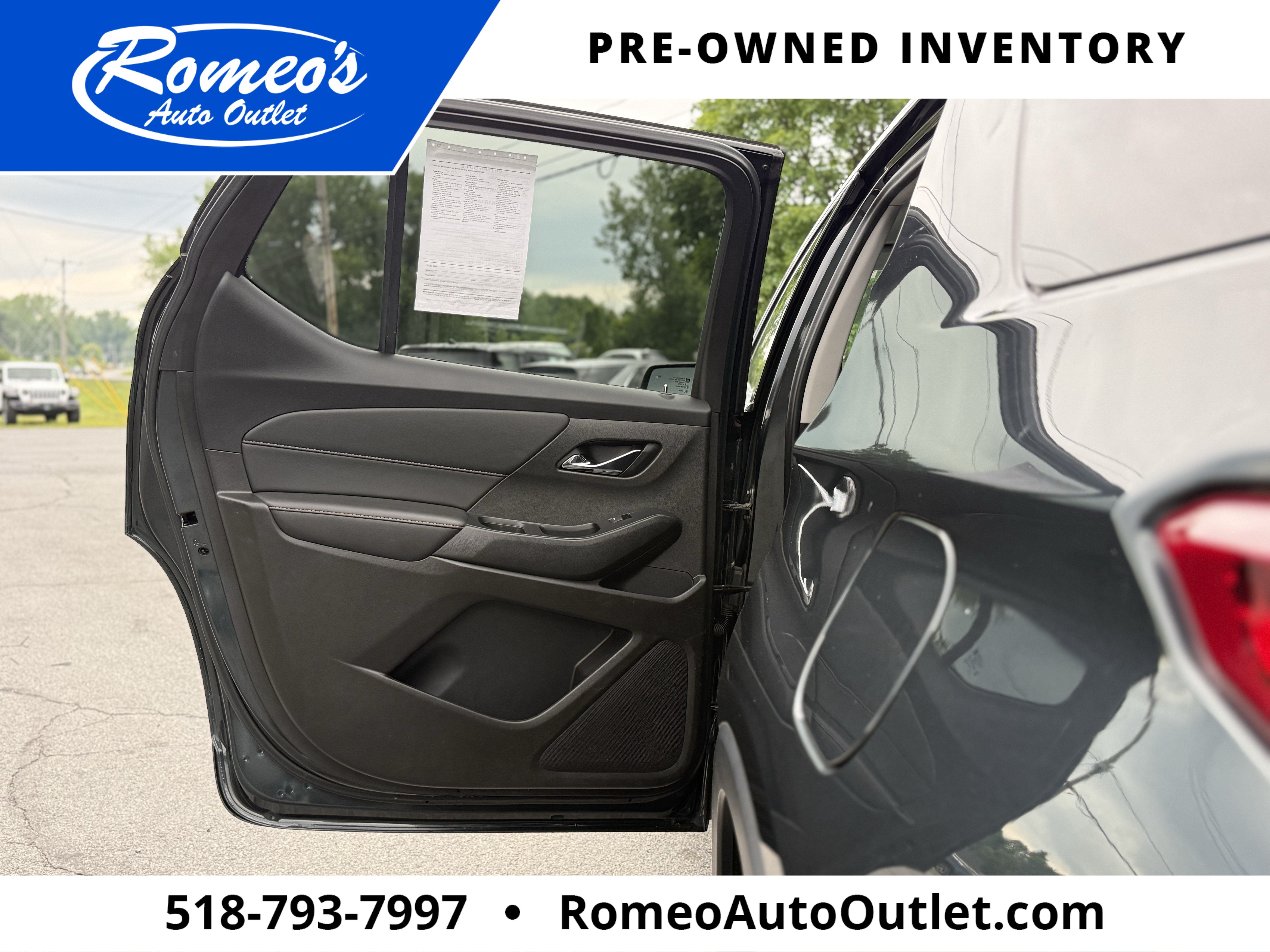 2021 Chevrolet Traverse LT Leather