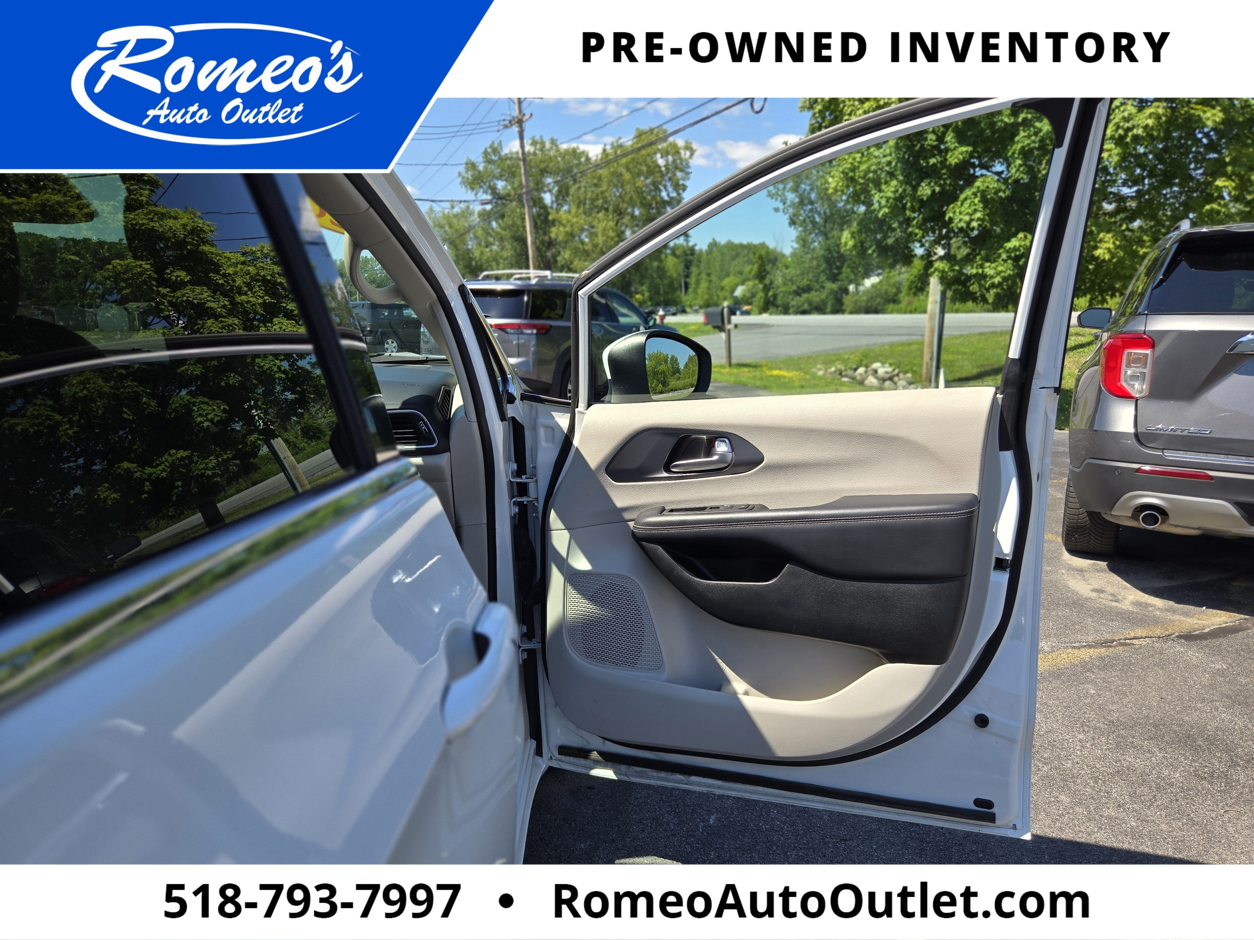 2023 Chrysler Pacifica Touring L
