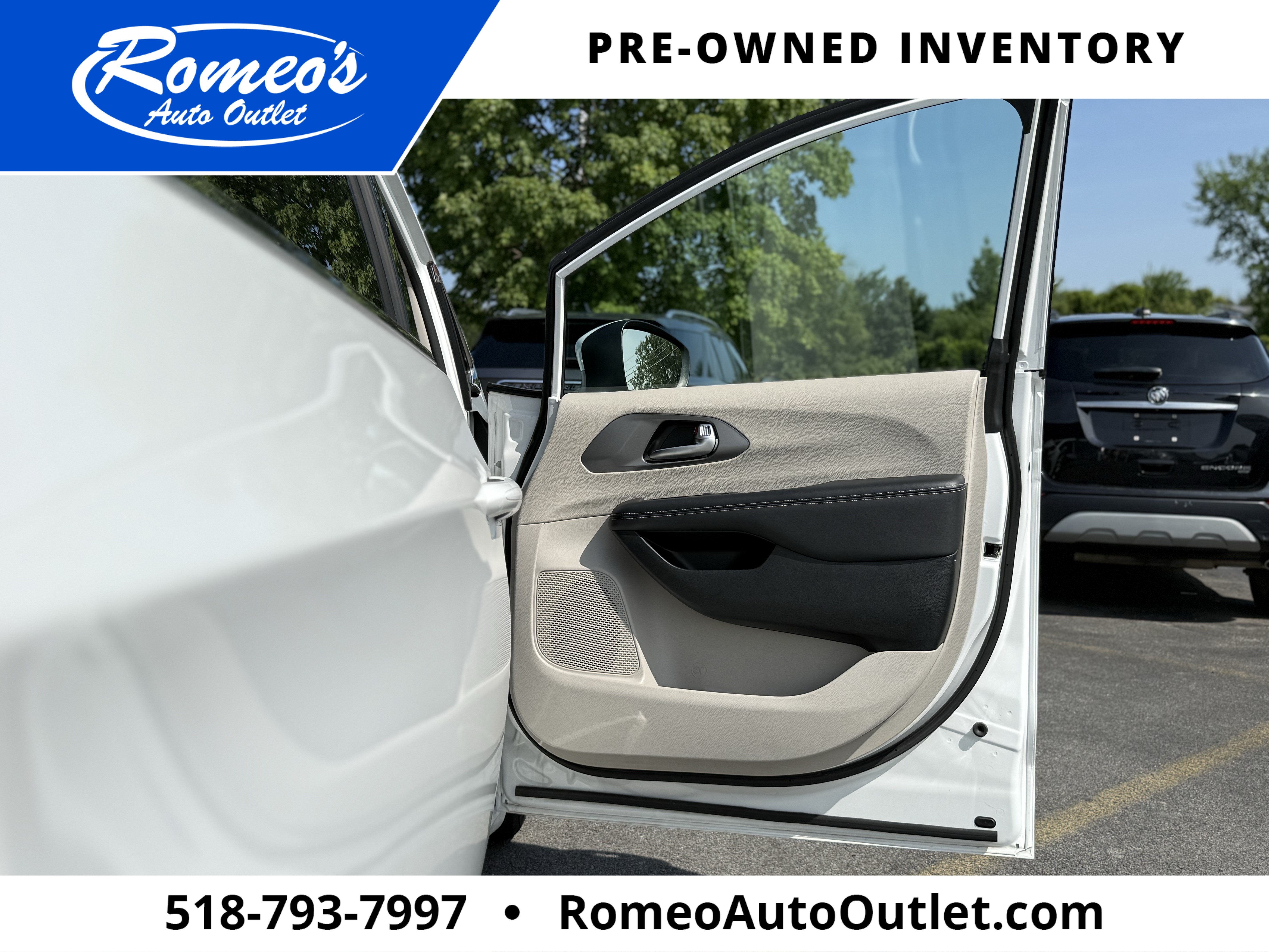 2023 Chrysler Pacifica Touring L