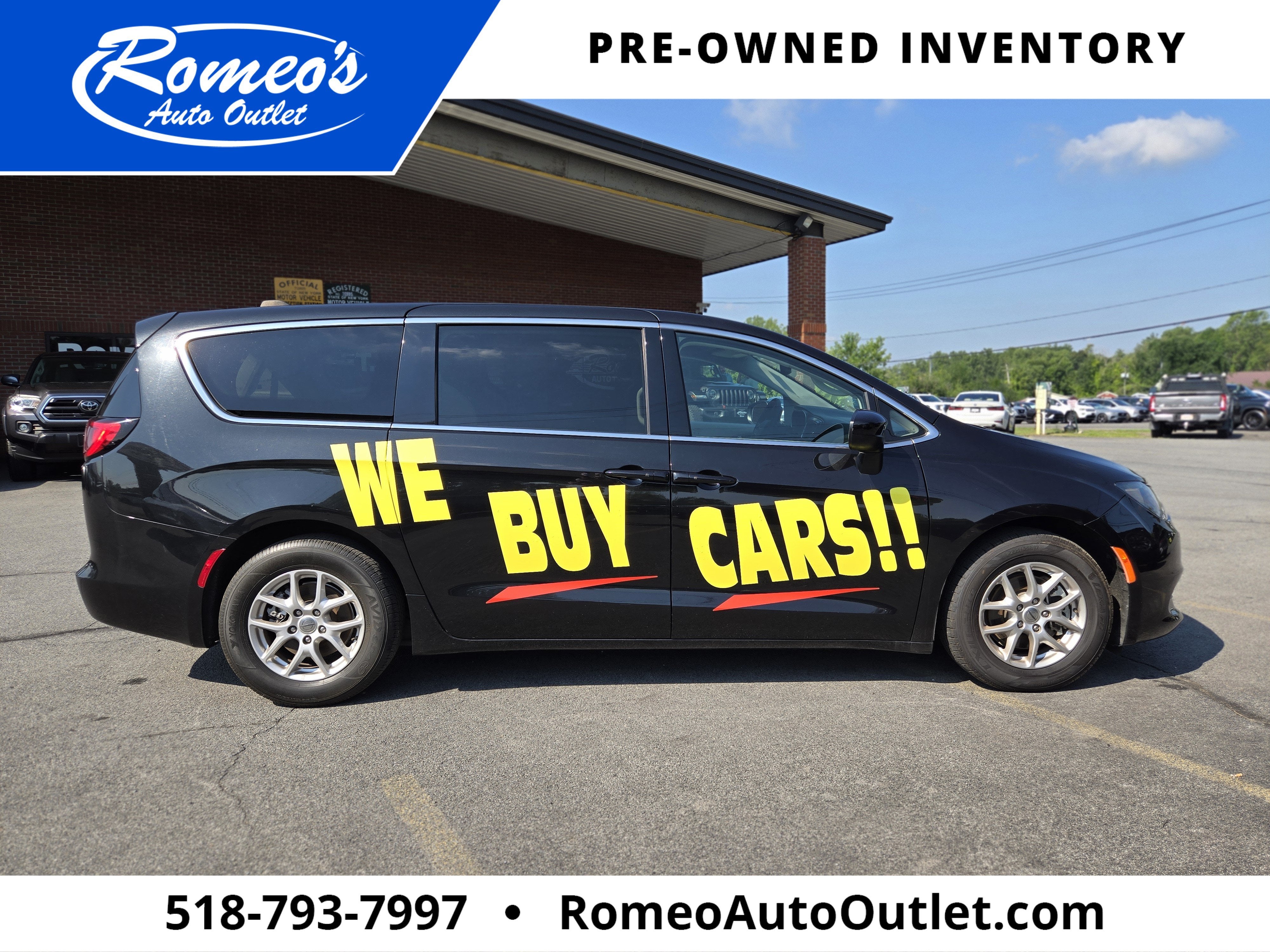 2023 Chrysler Voyager LX
