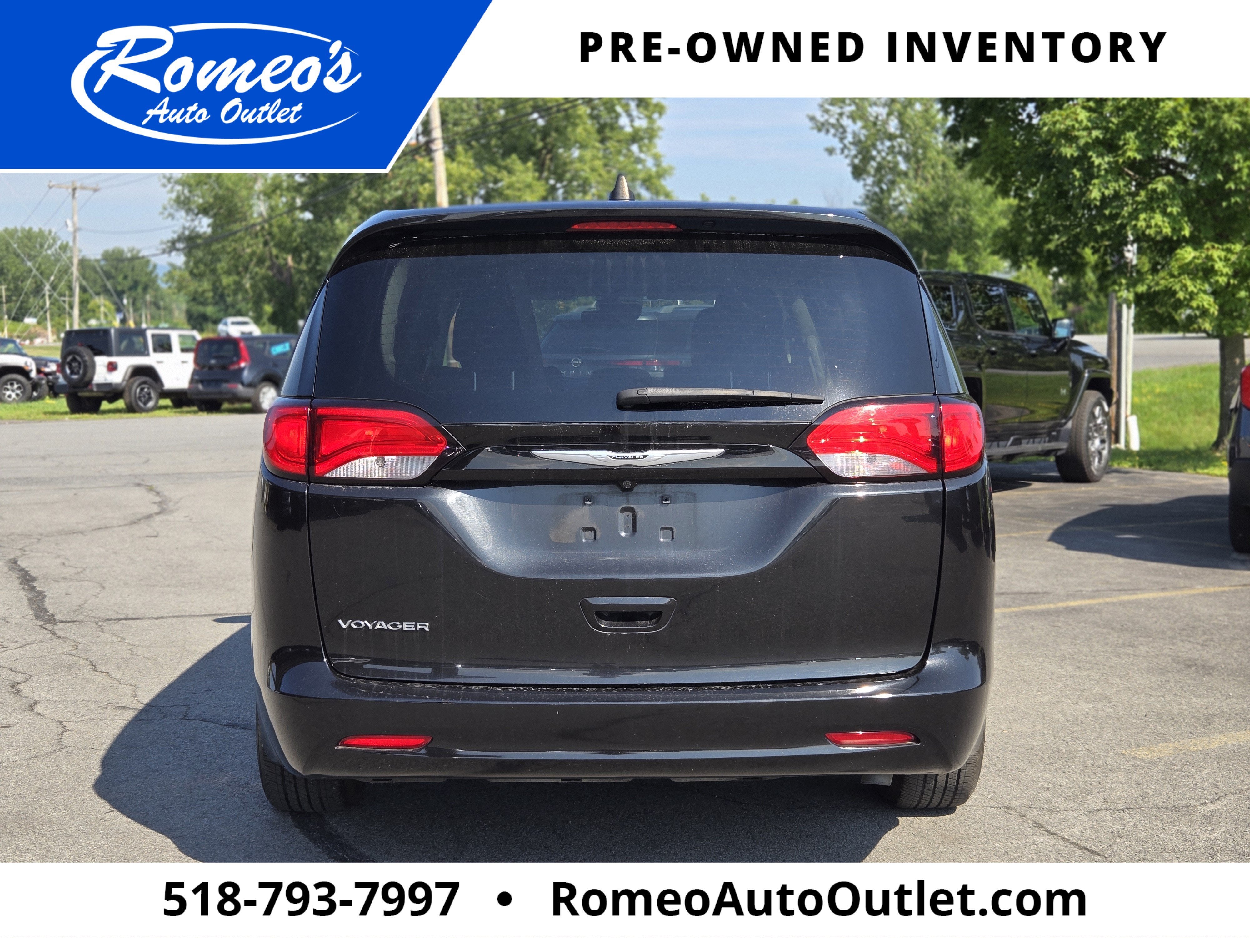 2023 Chrysler Voyager LX