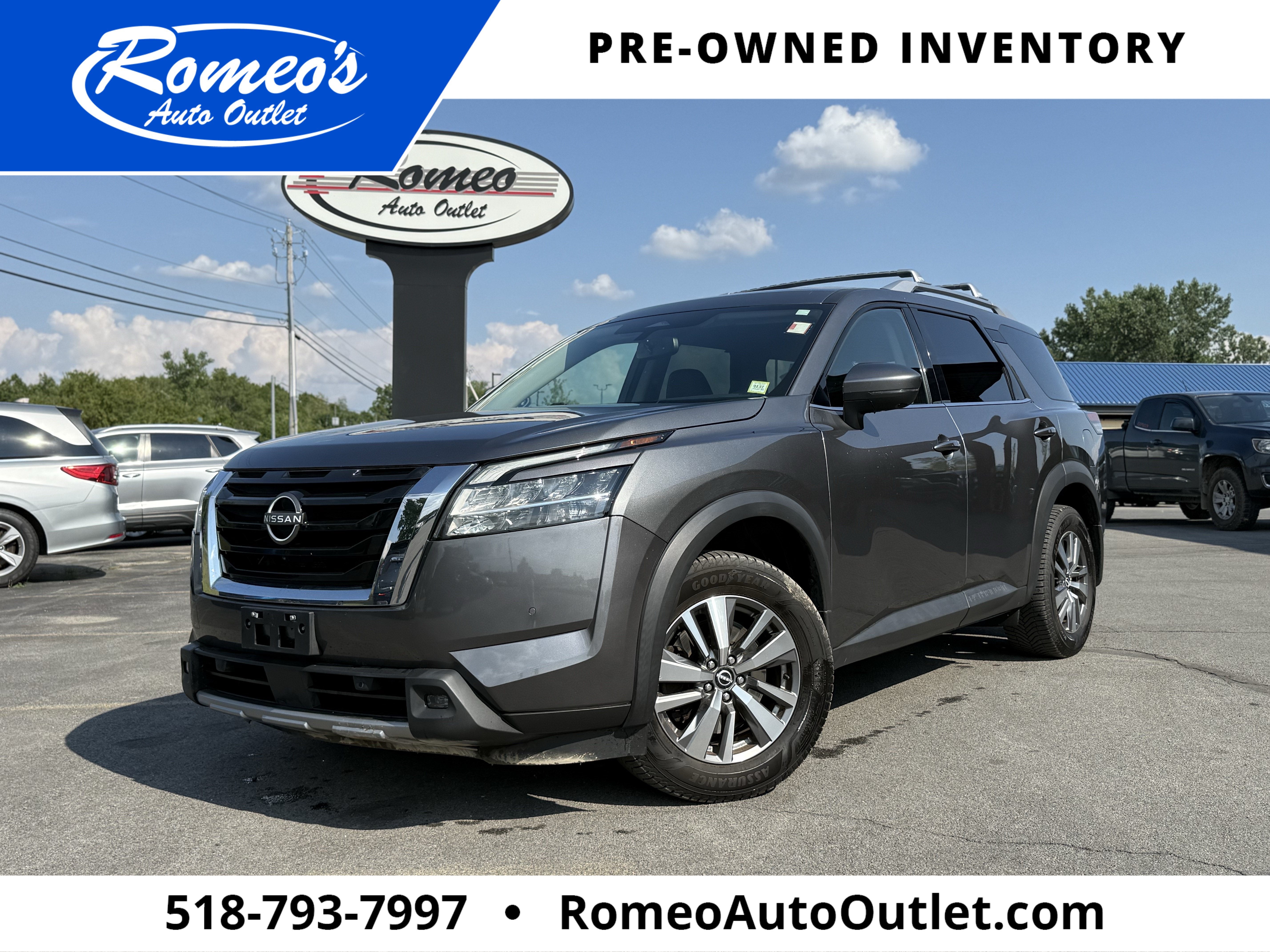 2022 Nissan Pathfinder SL