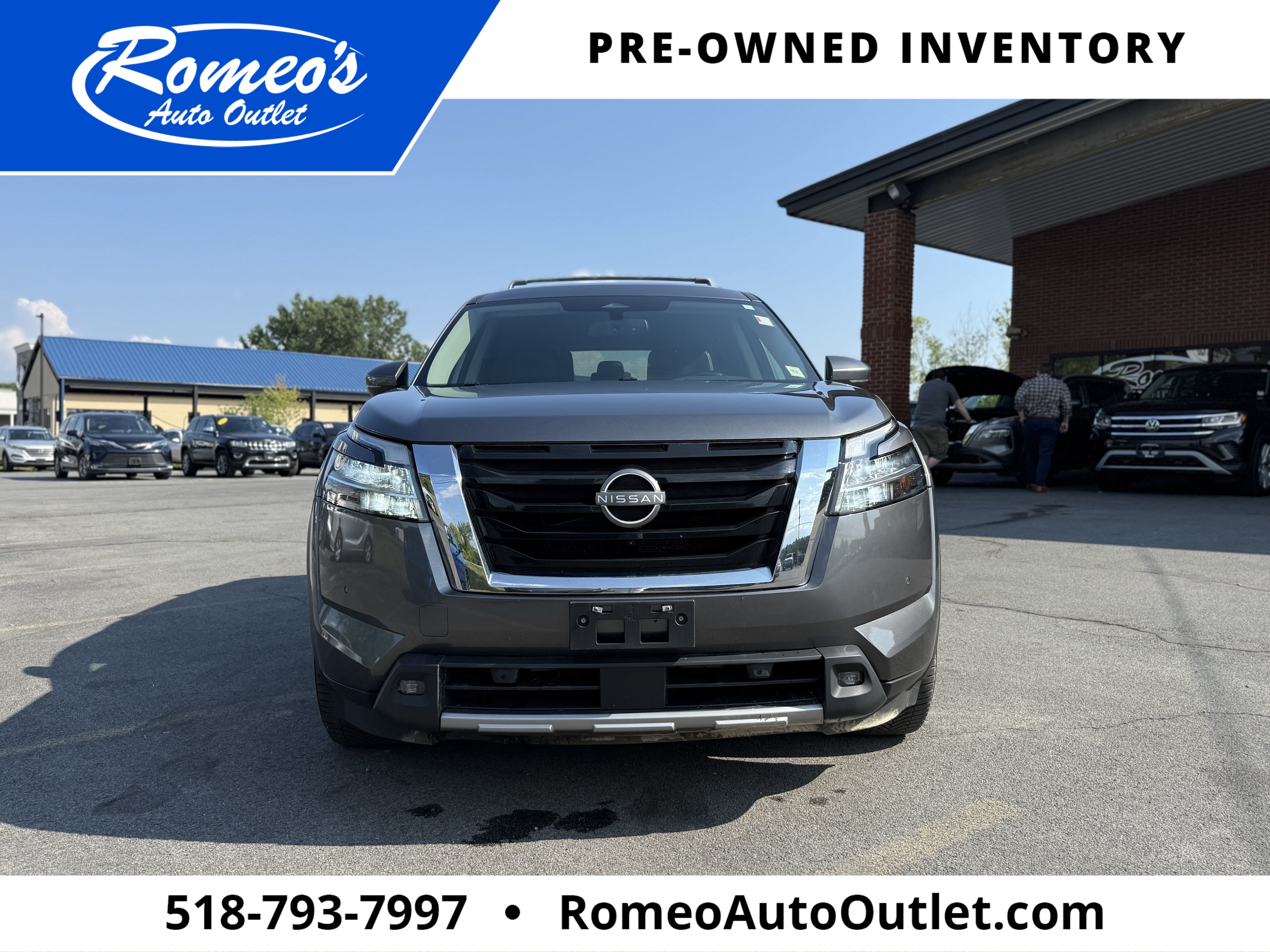 2022 Nissan Pathfinder SL