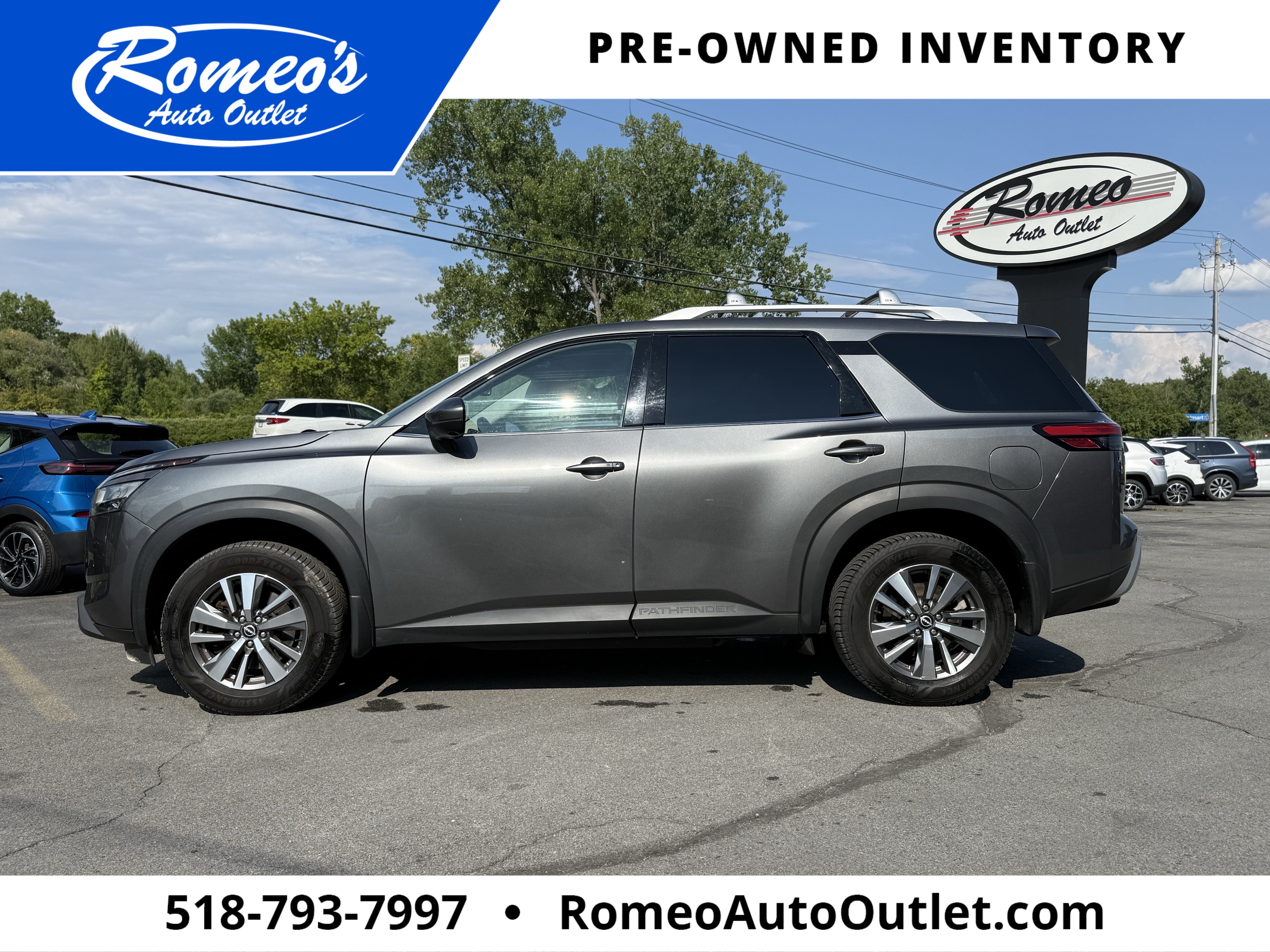 2022 Nissan Pathfinder SL