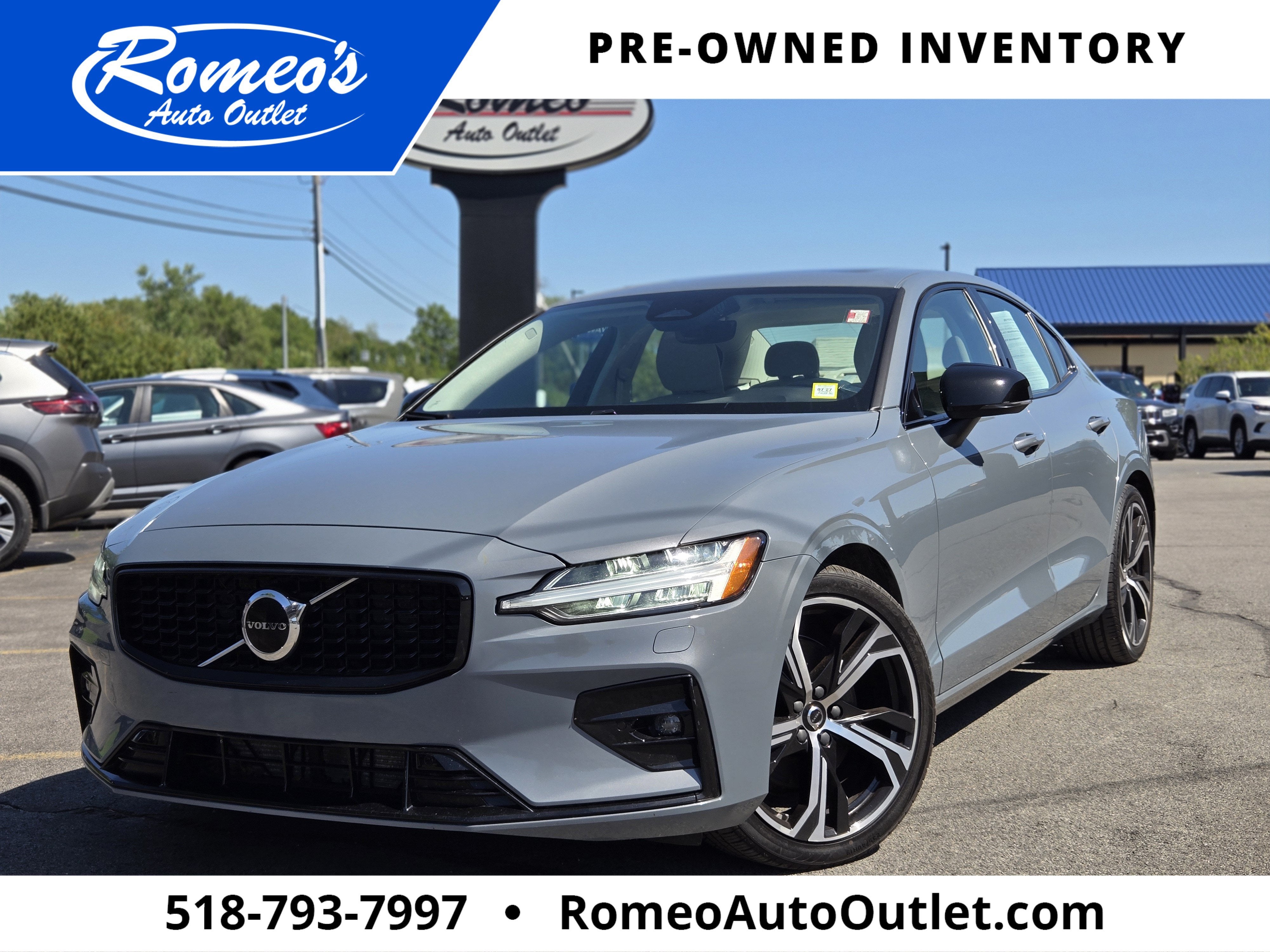 2024 Volvo S60 B5 Core Dark Theme