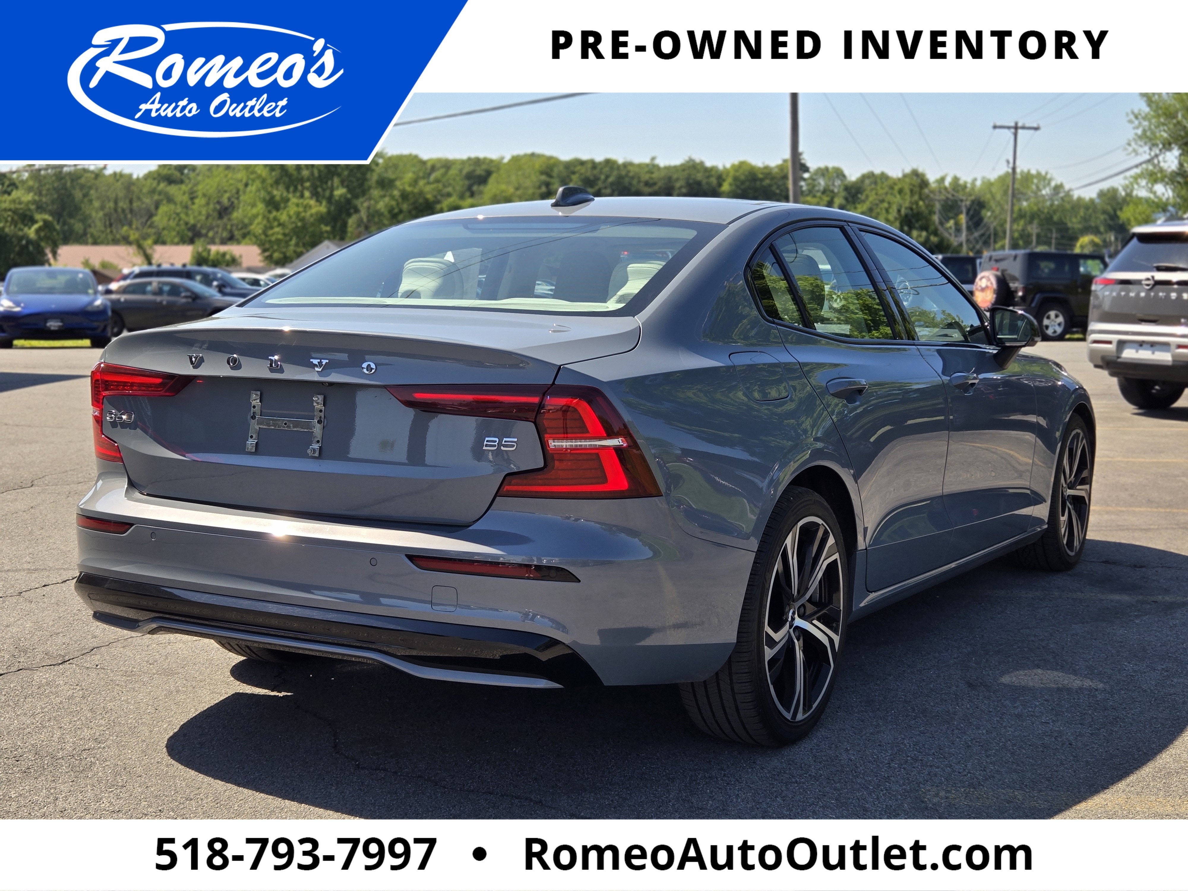 2024 Volvo S60 B5 Core Dark Theme