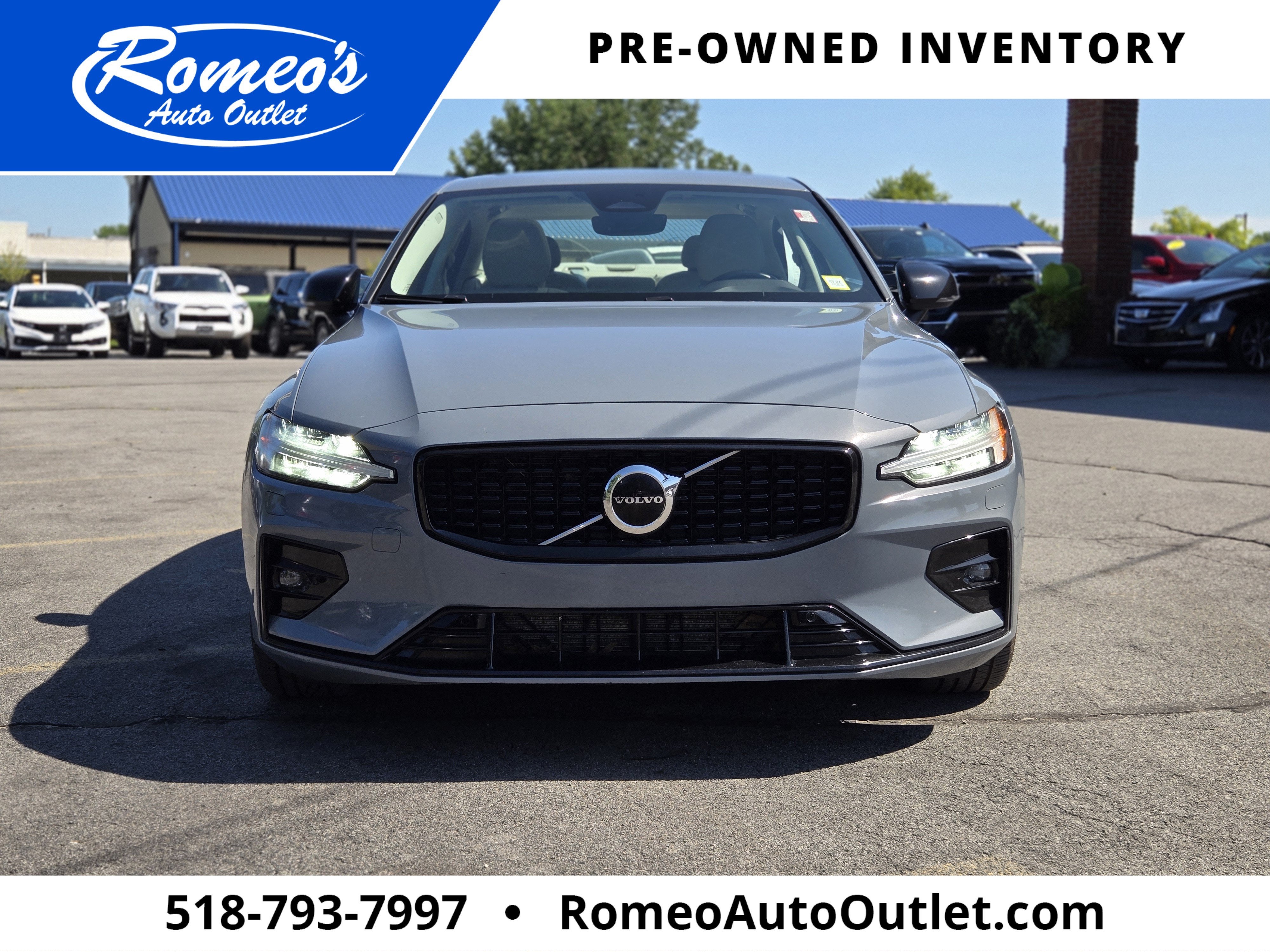 2024 Volvo S60 B5 Core Dark Theme