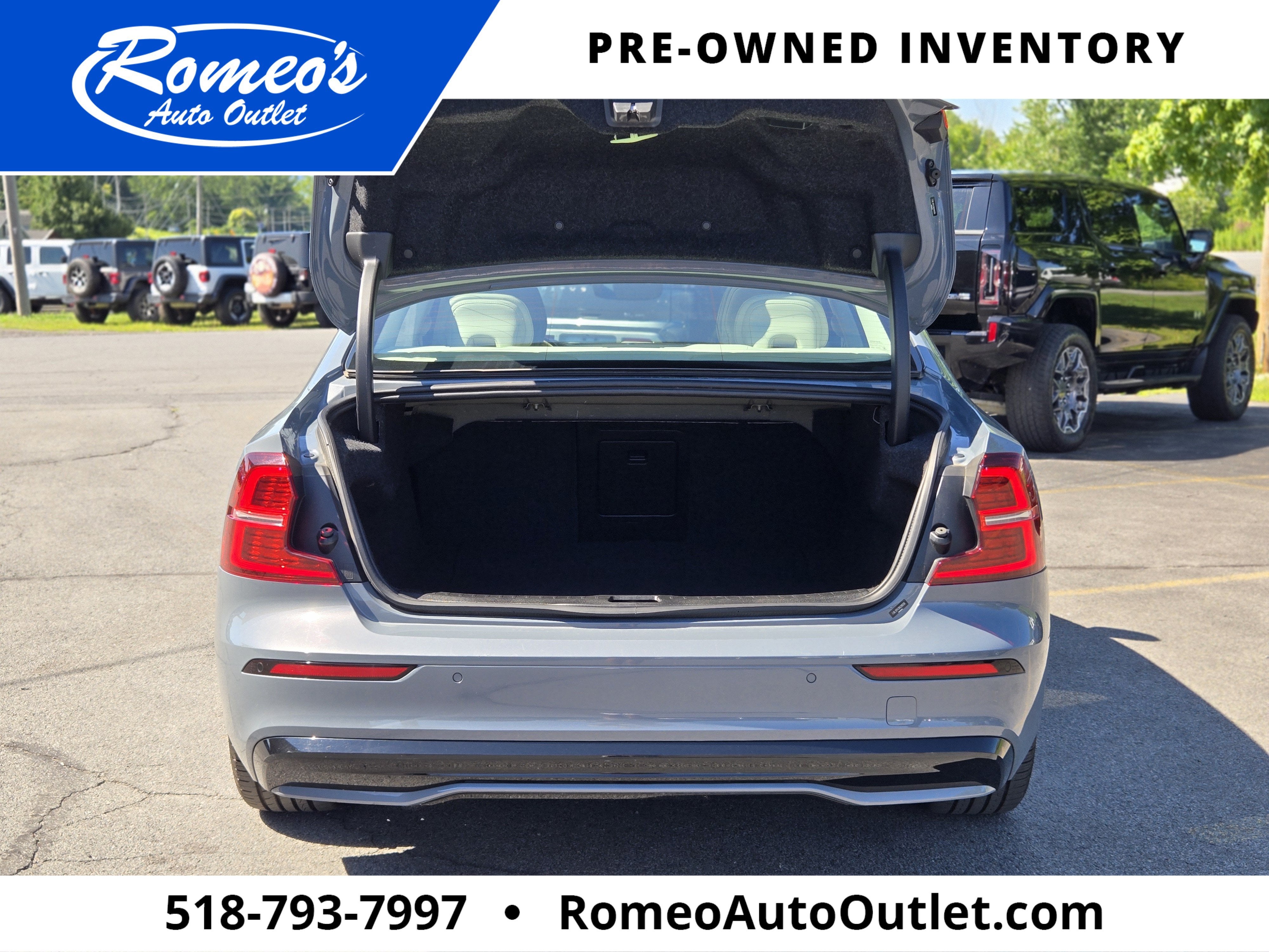 2024 Volvo S60 B5 Core Dark Theme