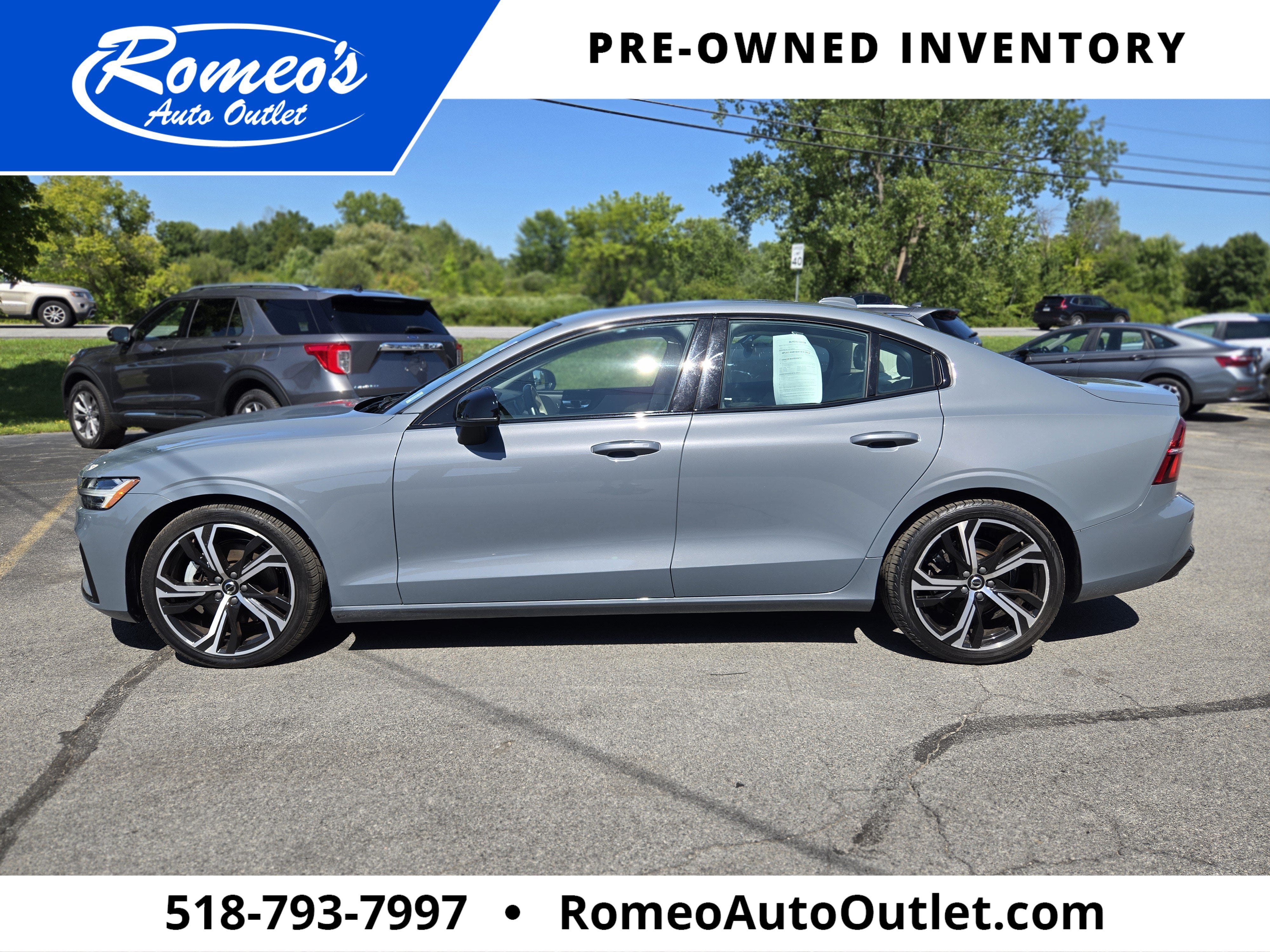 2024 Volvo S60 B5 Core Dark Theme