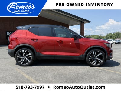 2020 Volvo XC40 R-Design