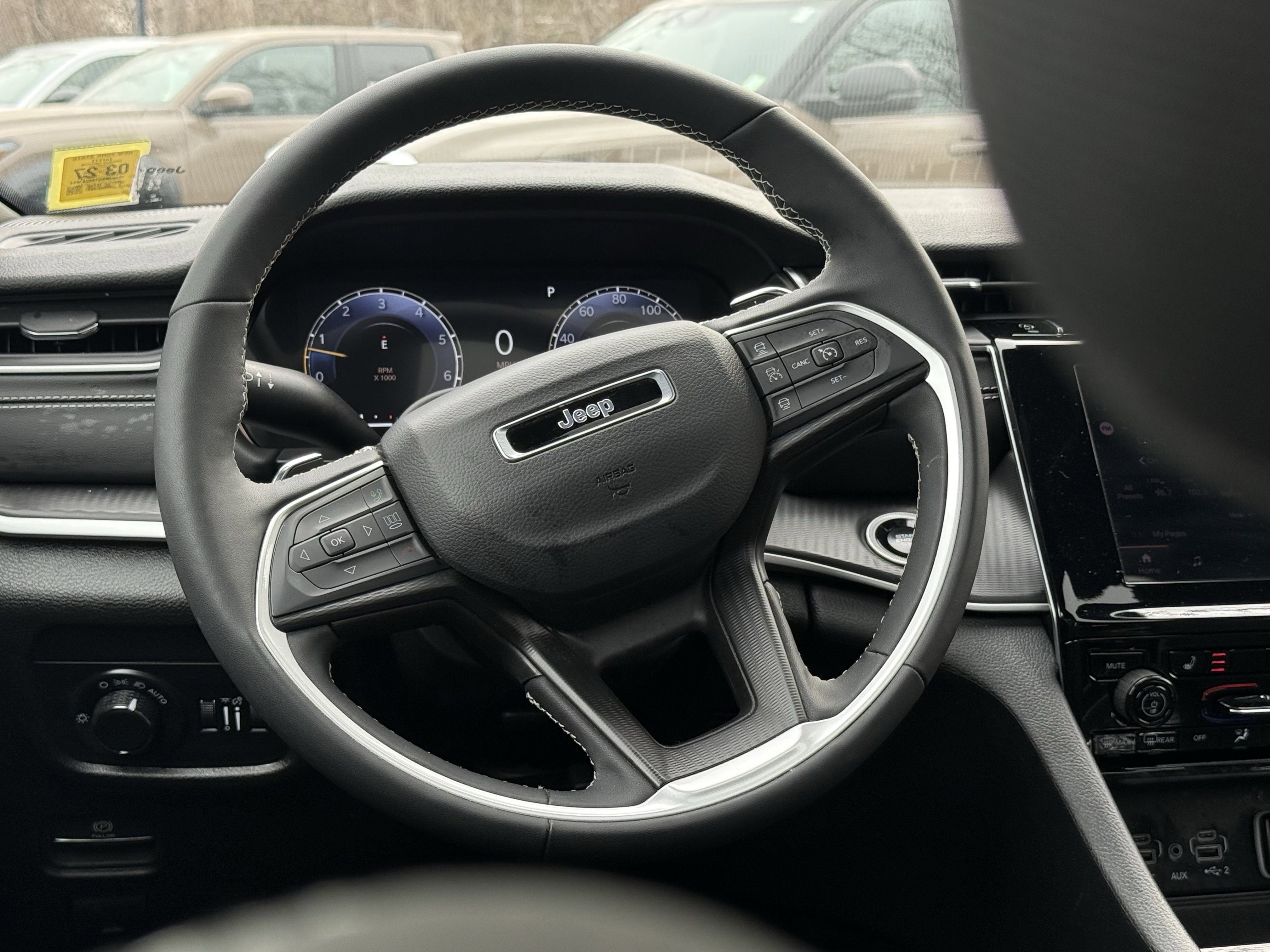 2025 Jeep Grand Cherokee Laredo