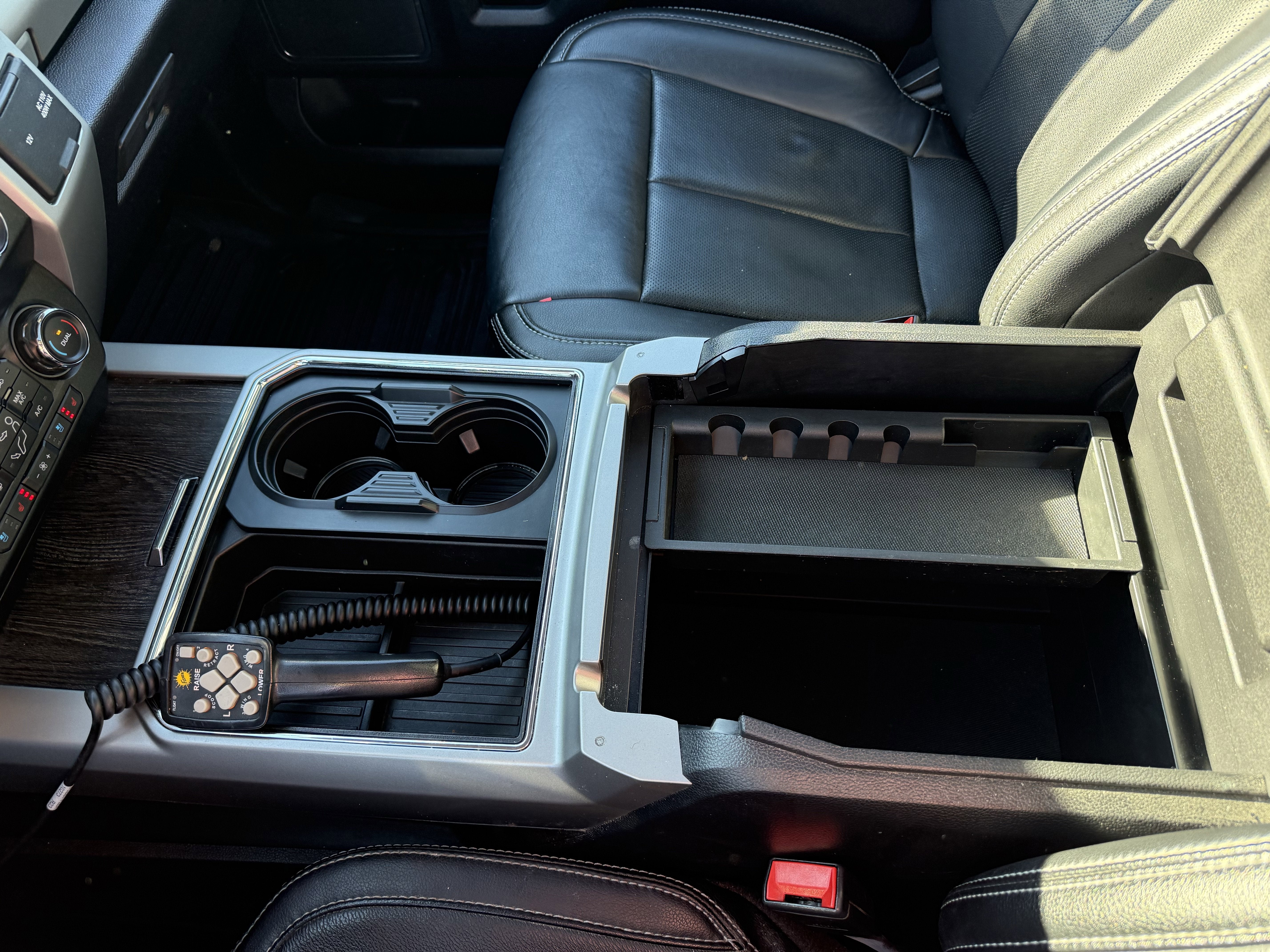 2020 Ford F-350SD Lariat w/ 8.6ft FISHER XLS PLOW