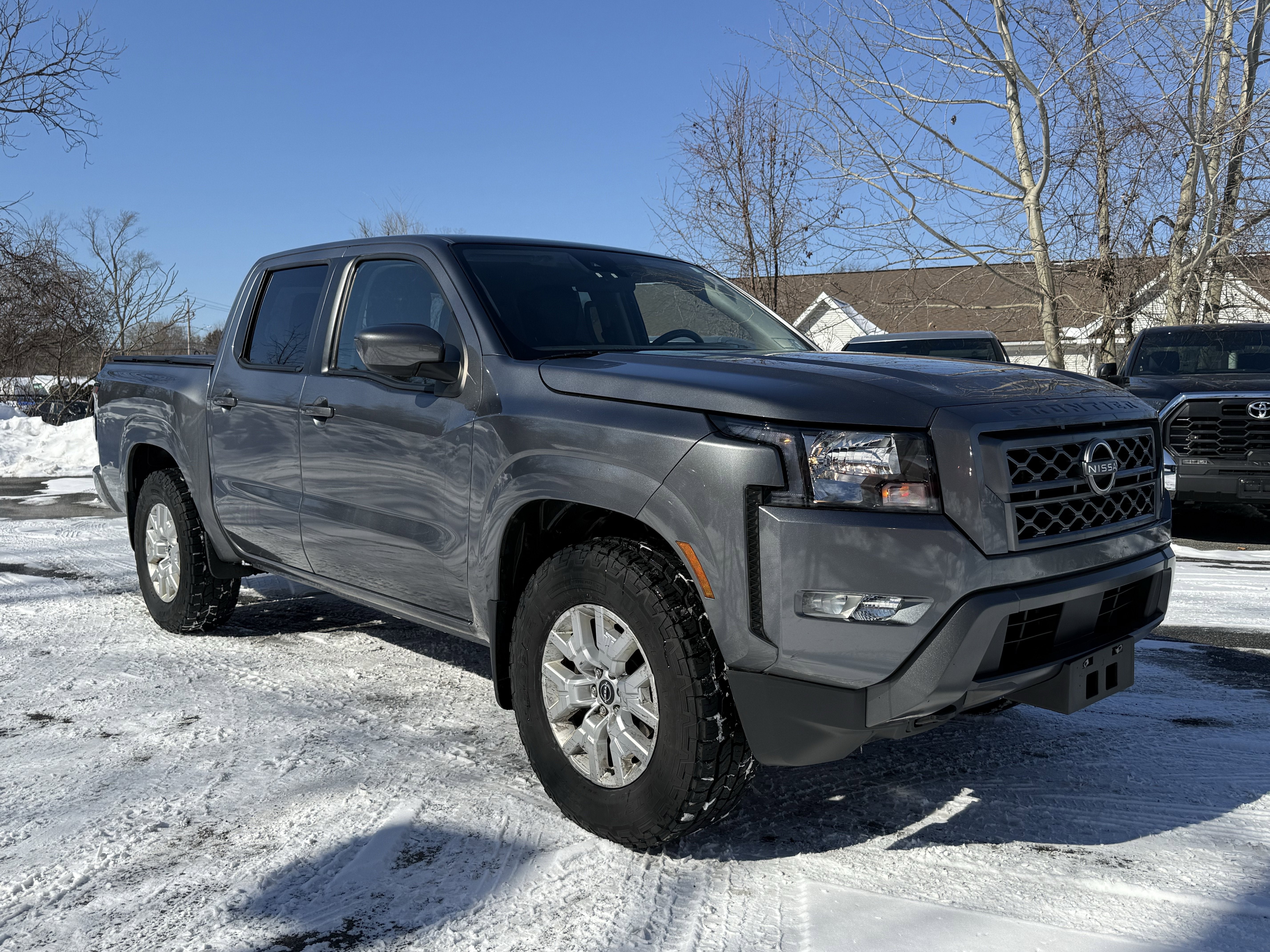 2022 Nissan Frontier SV