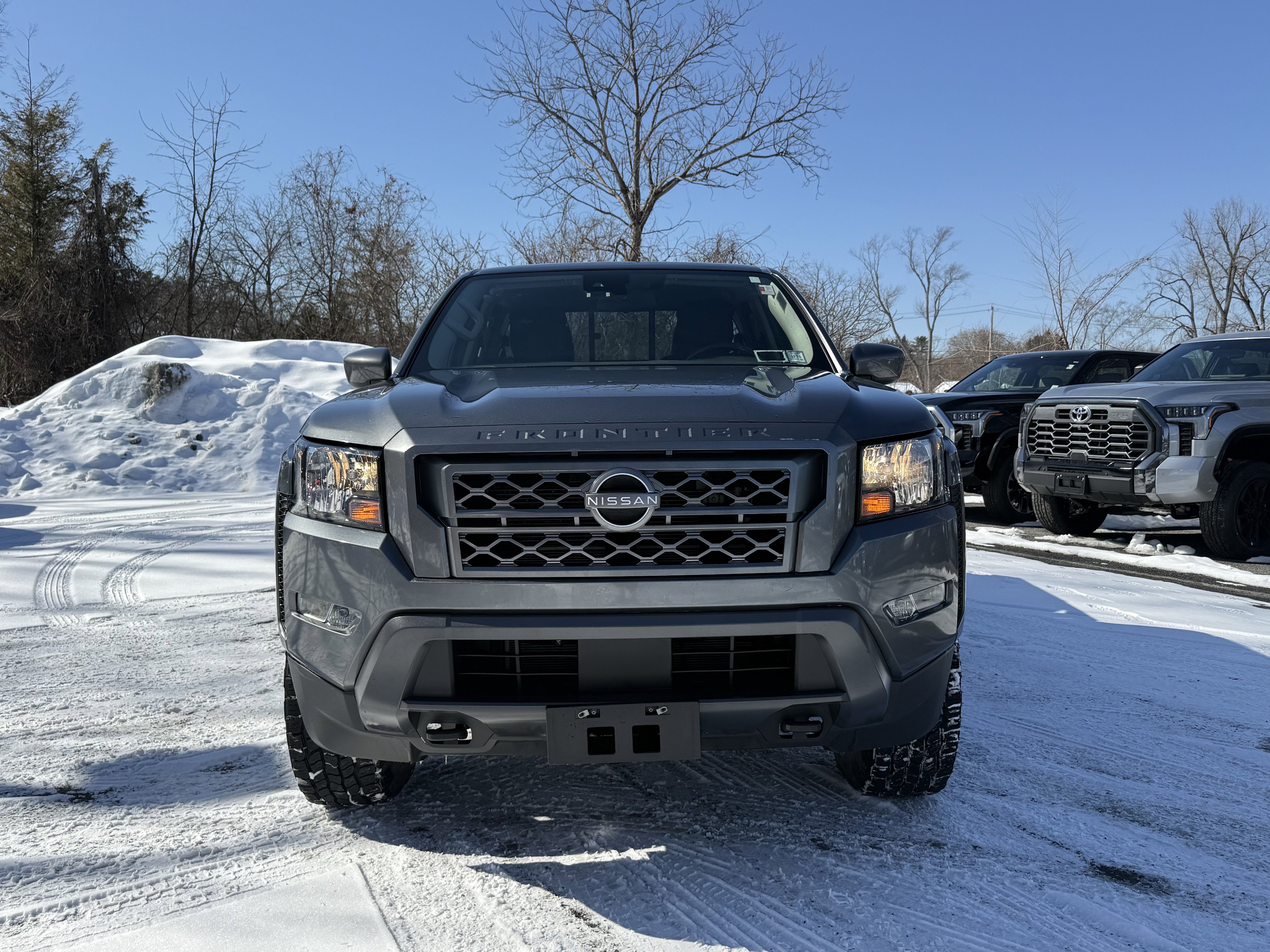 2022 Nissan Frontier SV