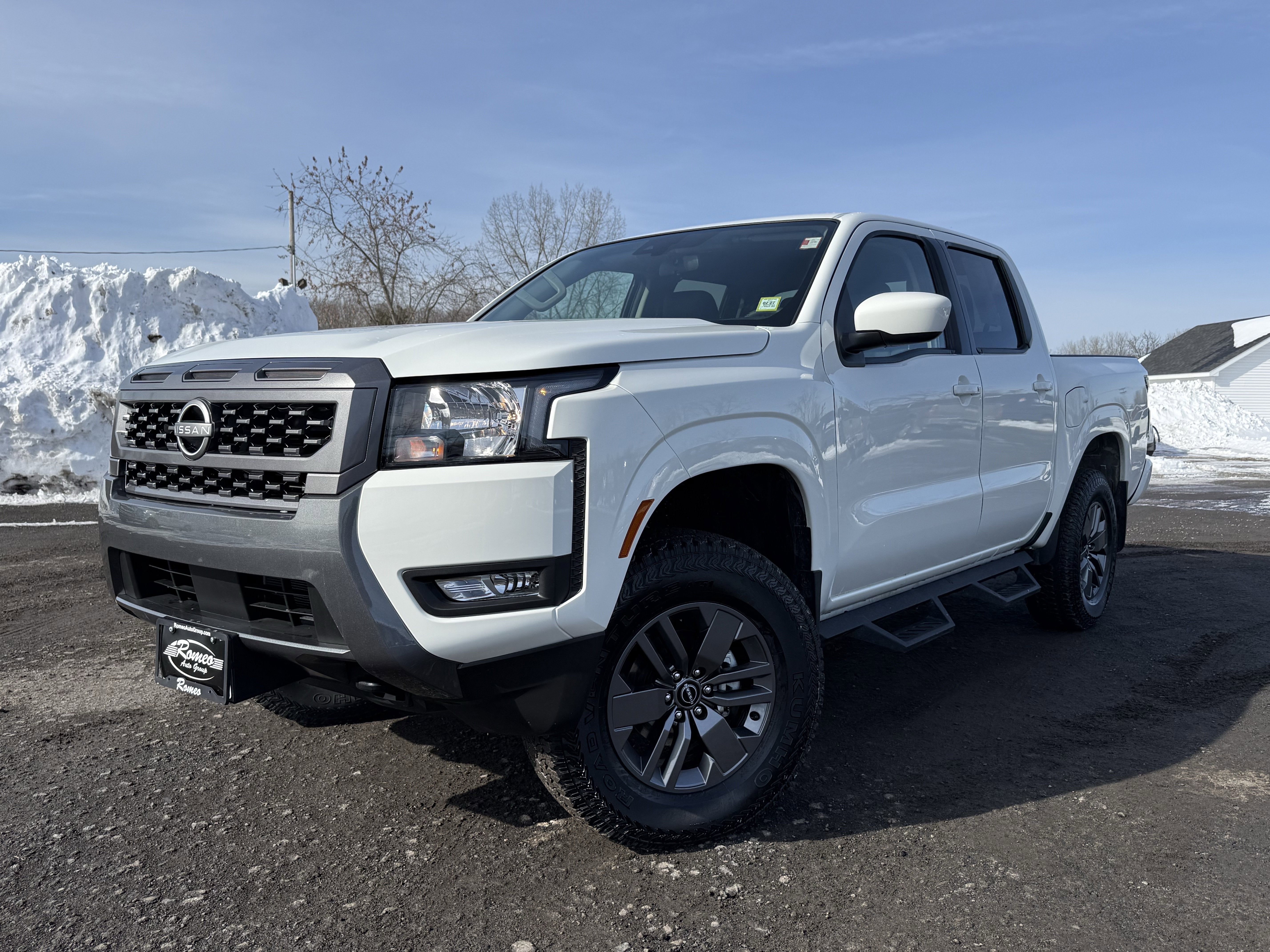 2025 Nissan Frontier SV