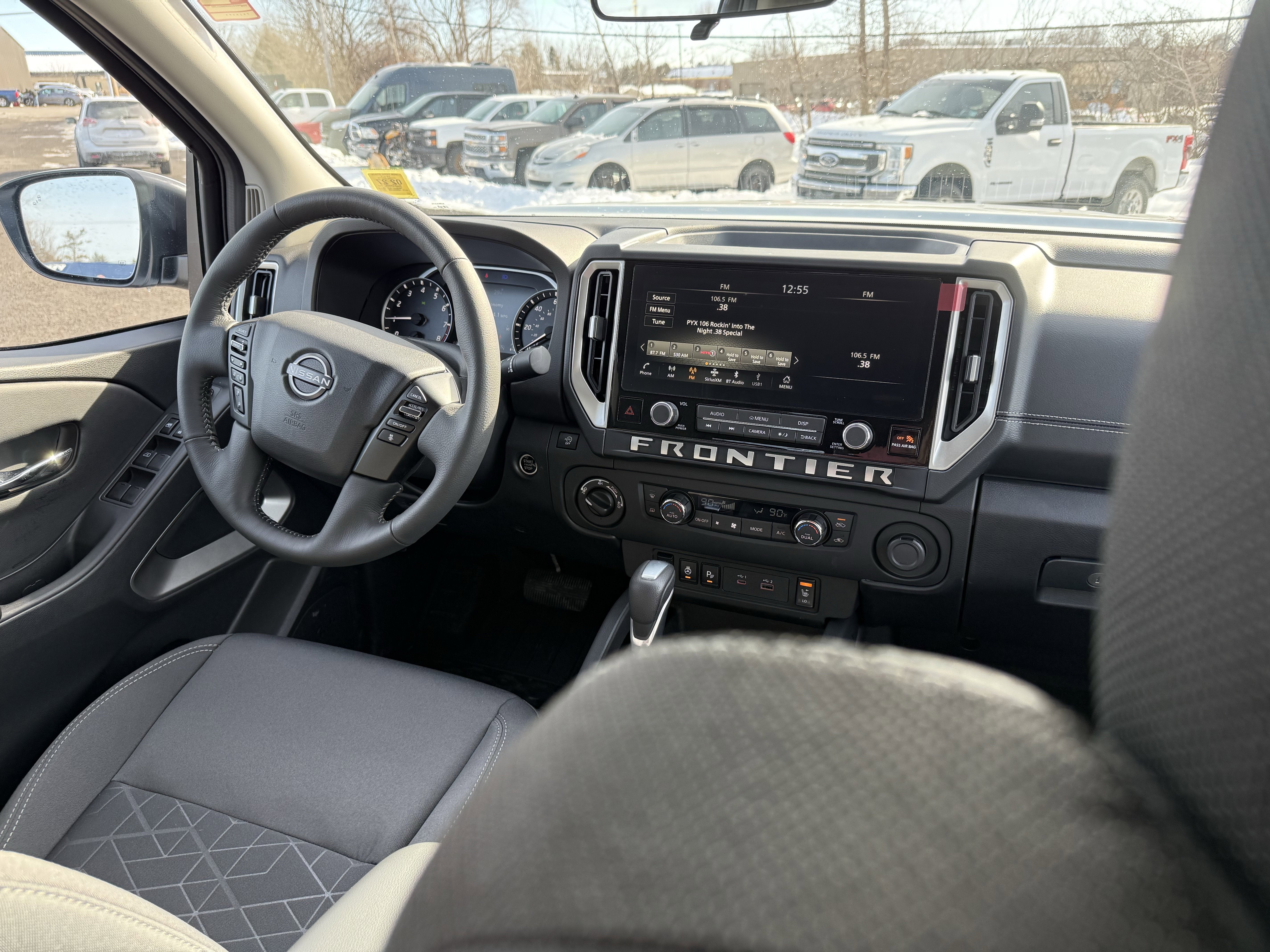 2025 Nissan Frontier SV