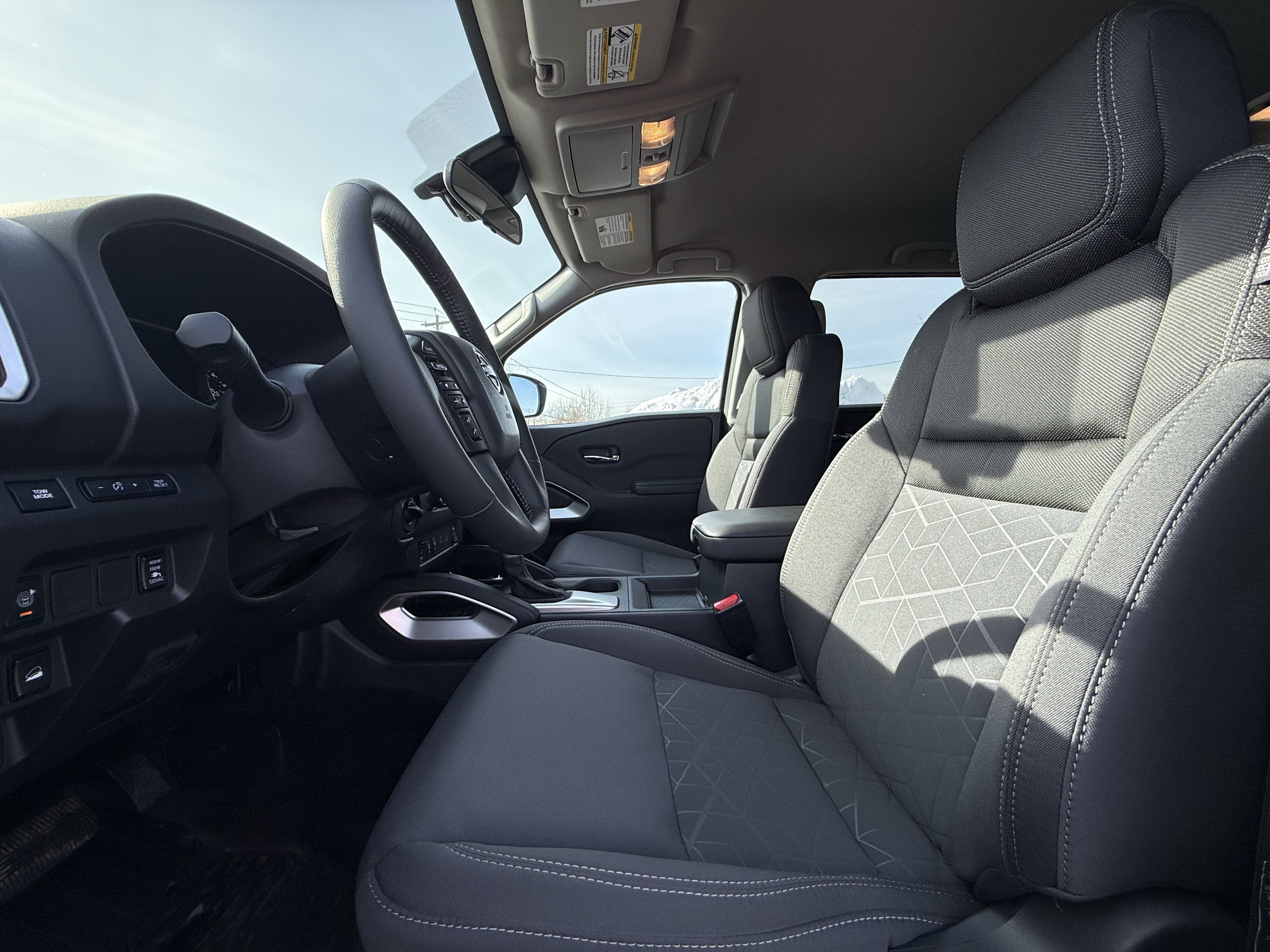 2025 Nissan Frontier SV