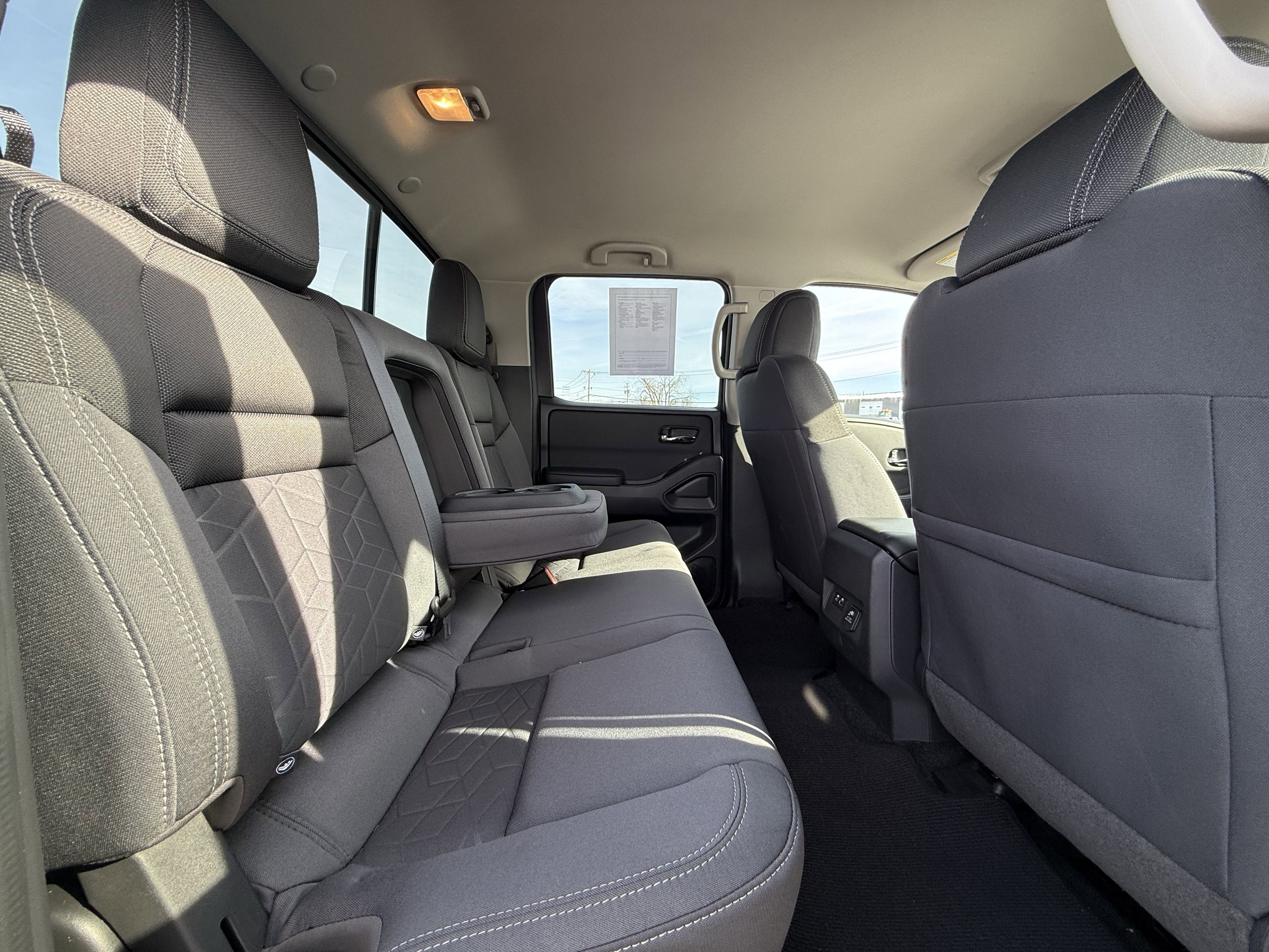 2025 Nissan Frontier SV