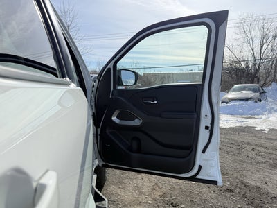 2025 Nissan Frontier SV