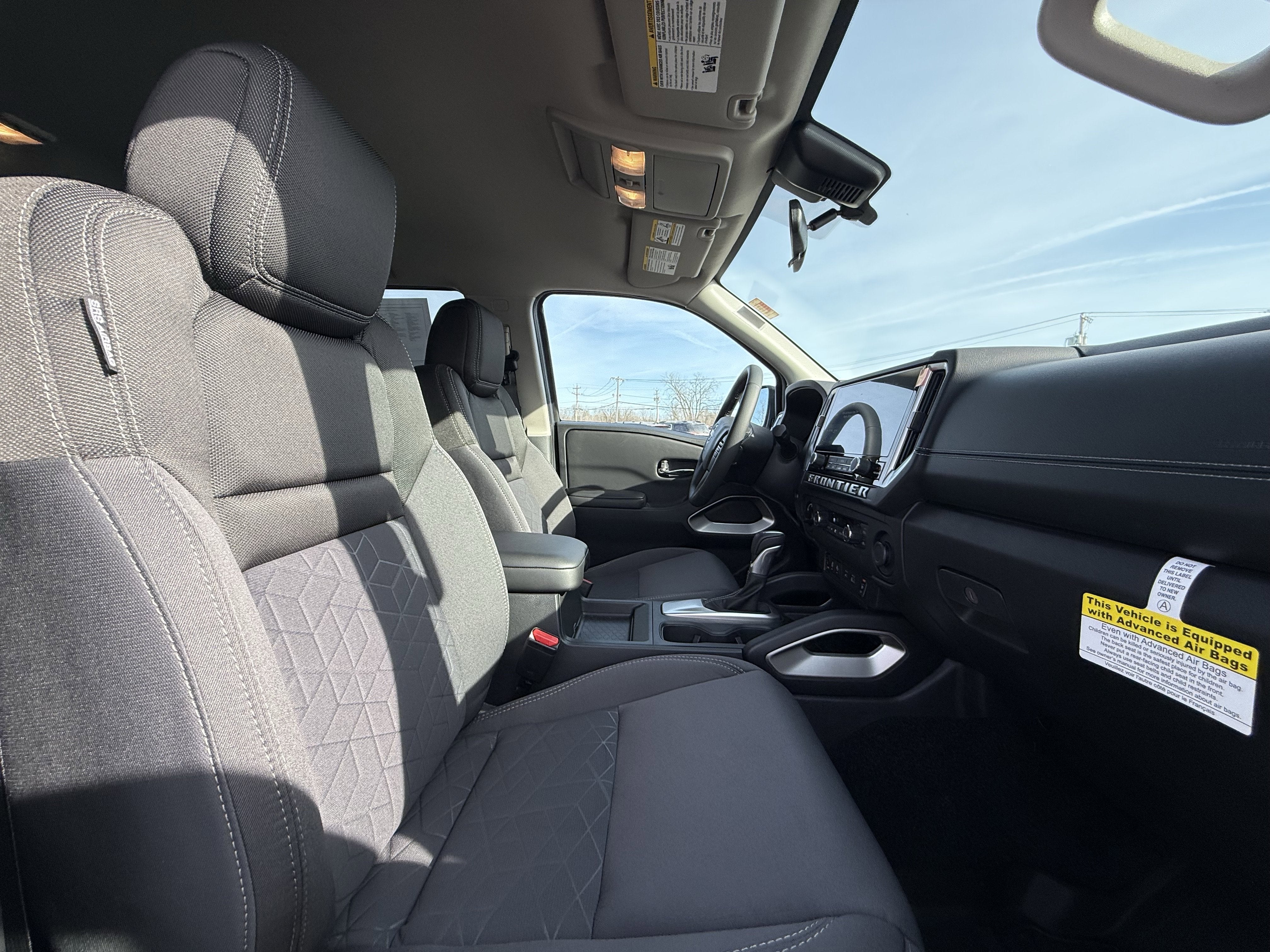 2025 Nissan Frontier SV