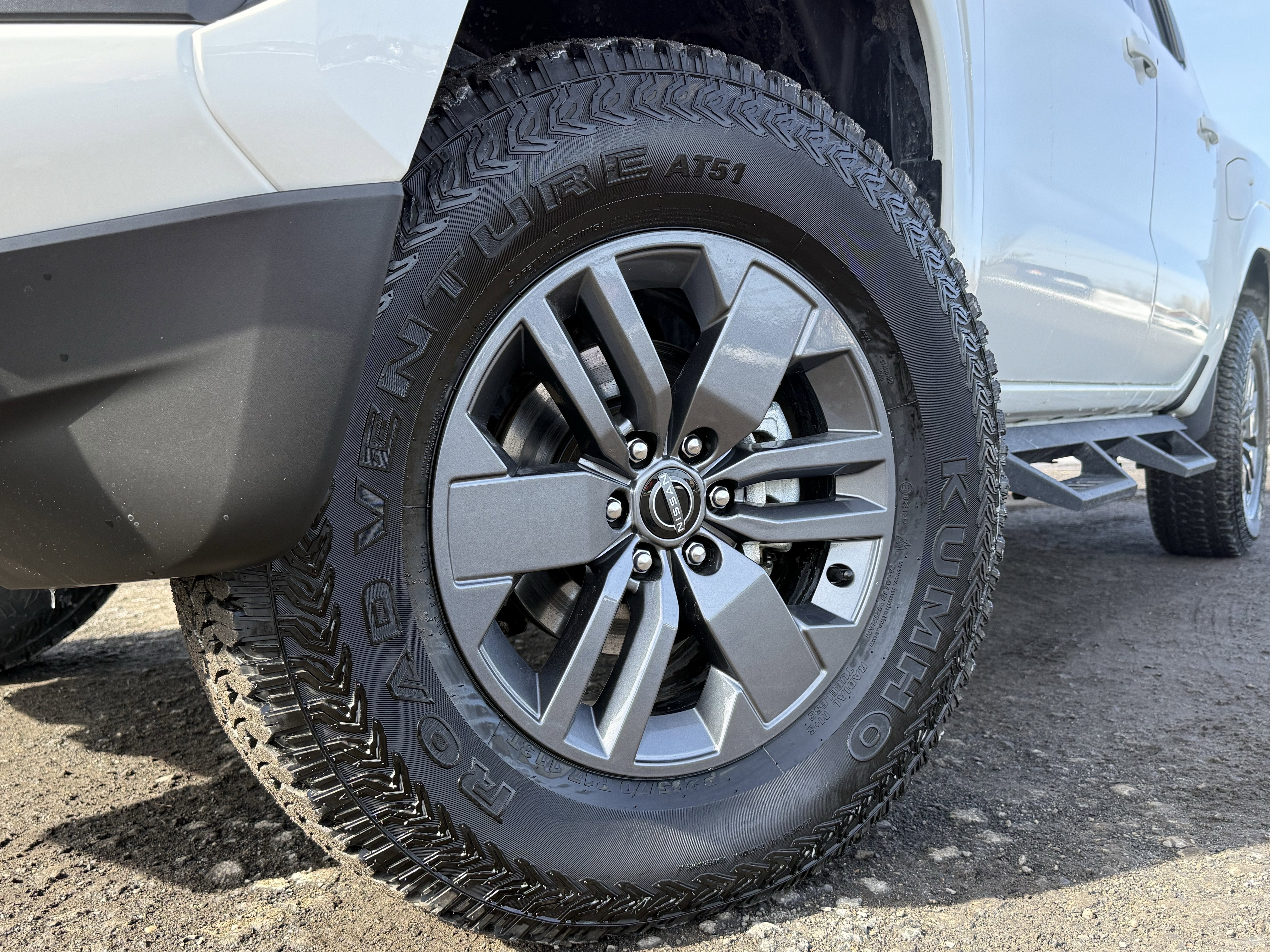 2025 Nissan Frontier SV