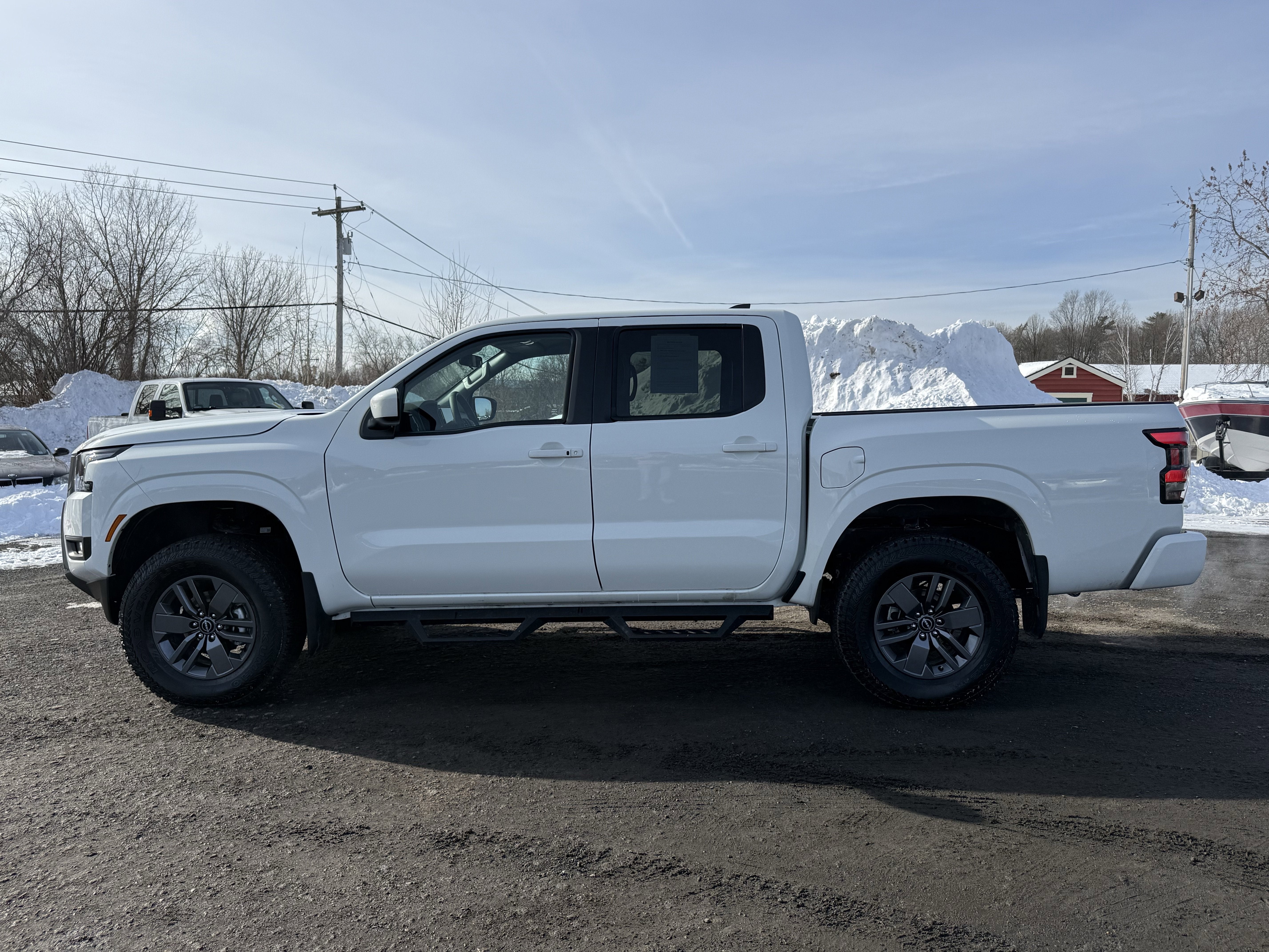 2025 Nissan Frontier SV