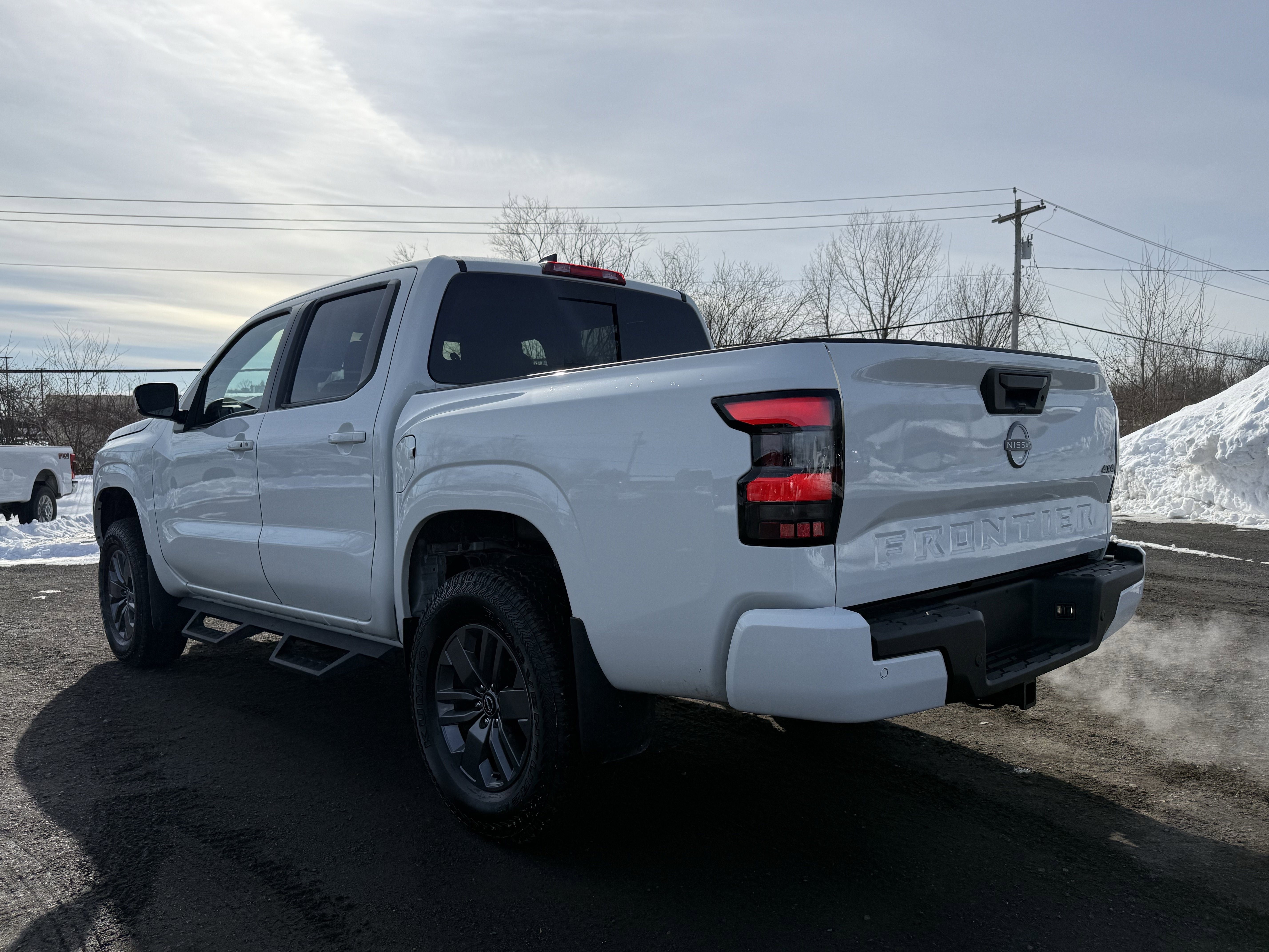 2025 Nissan Frontier SV
