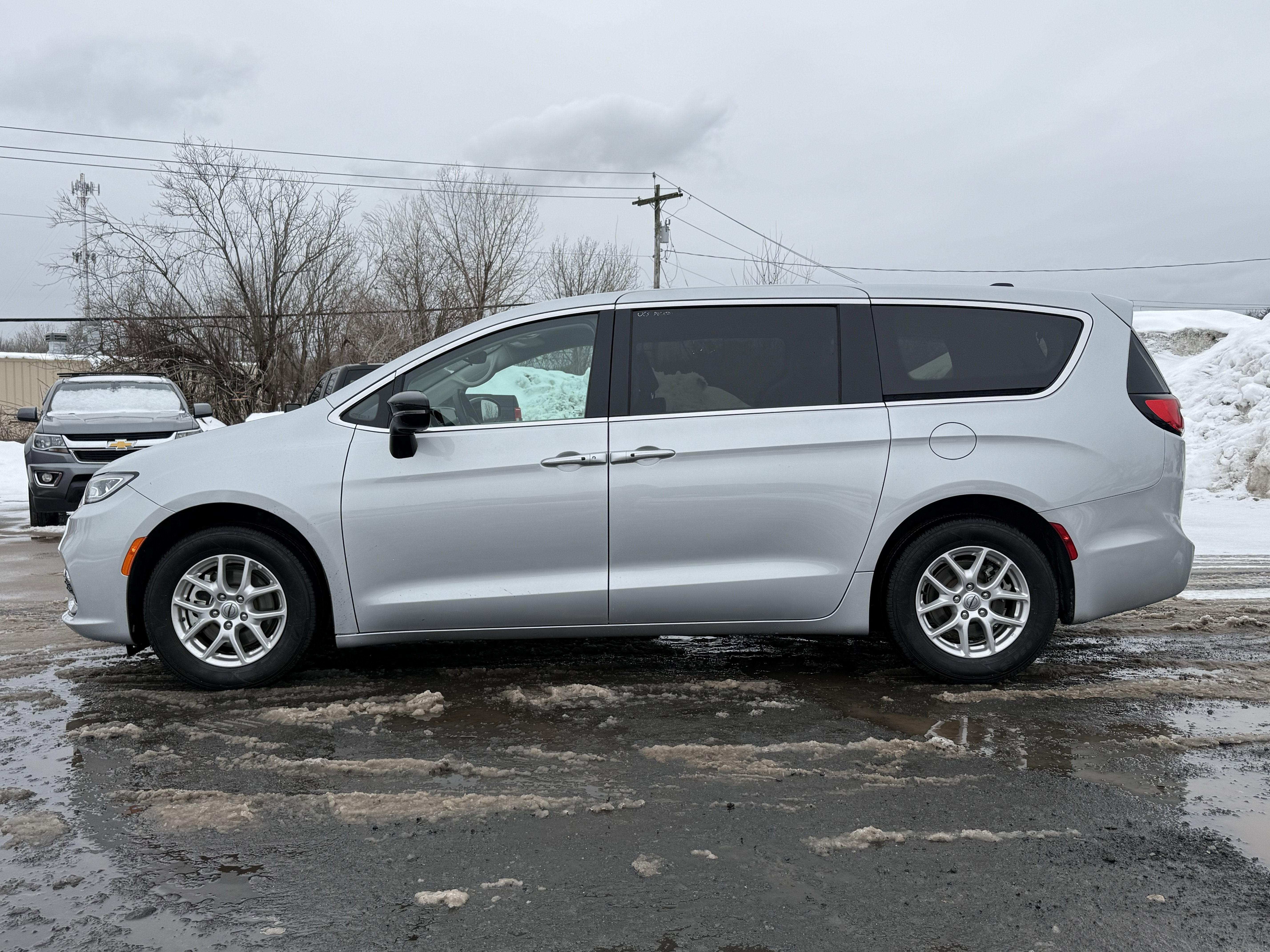 2024 Chrysler Pacifica Touring L