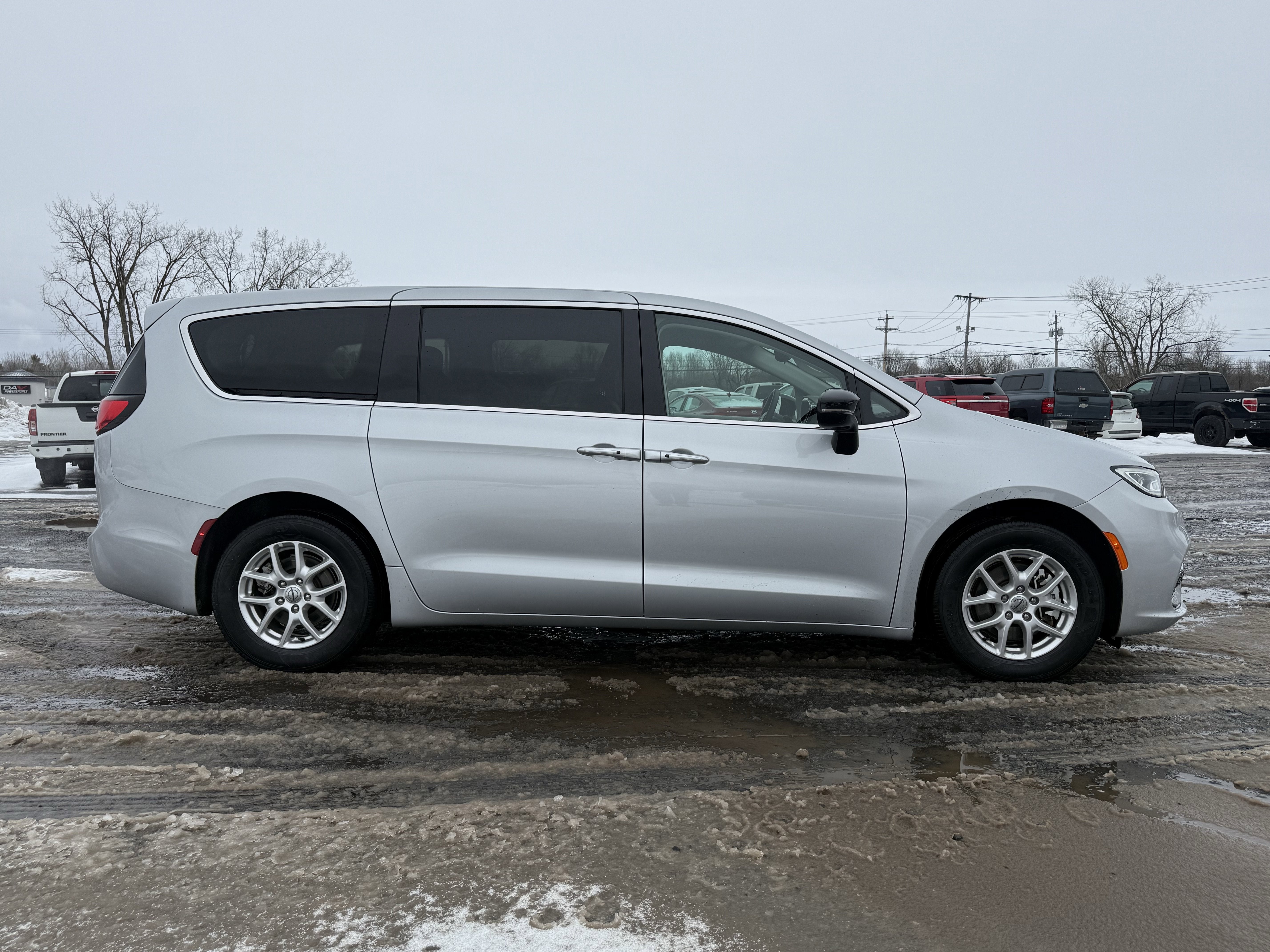 2024 Chrysler Pacifica Touring L