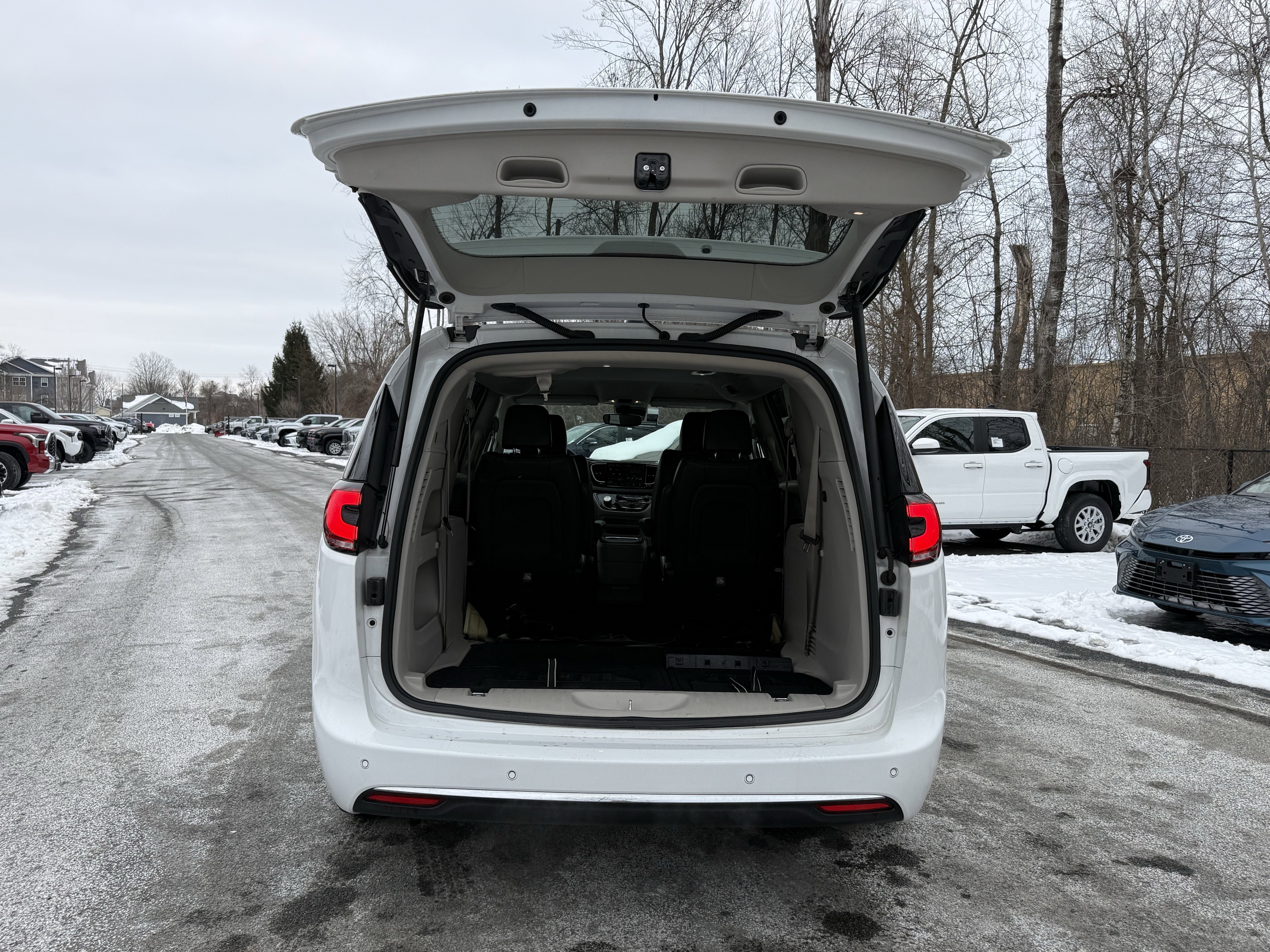 2023 Chrysler Pacifica Touring L