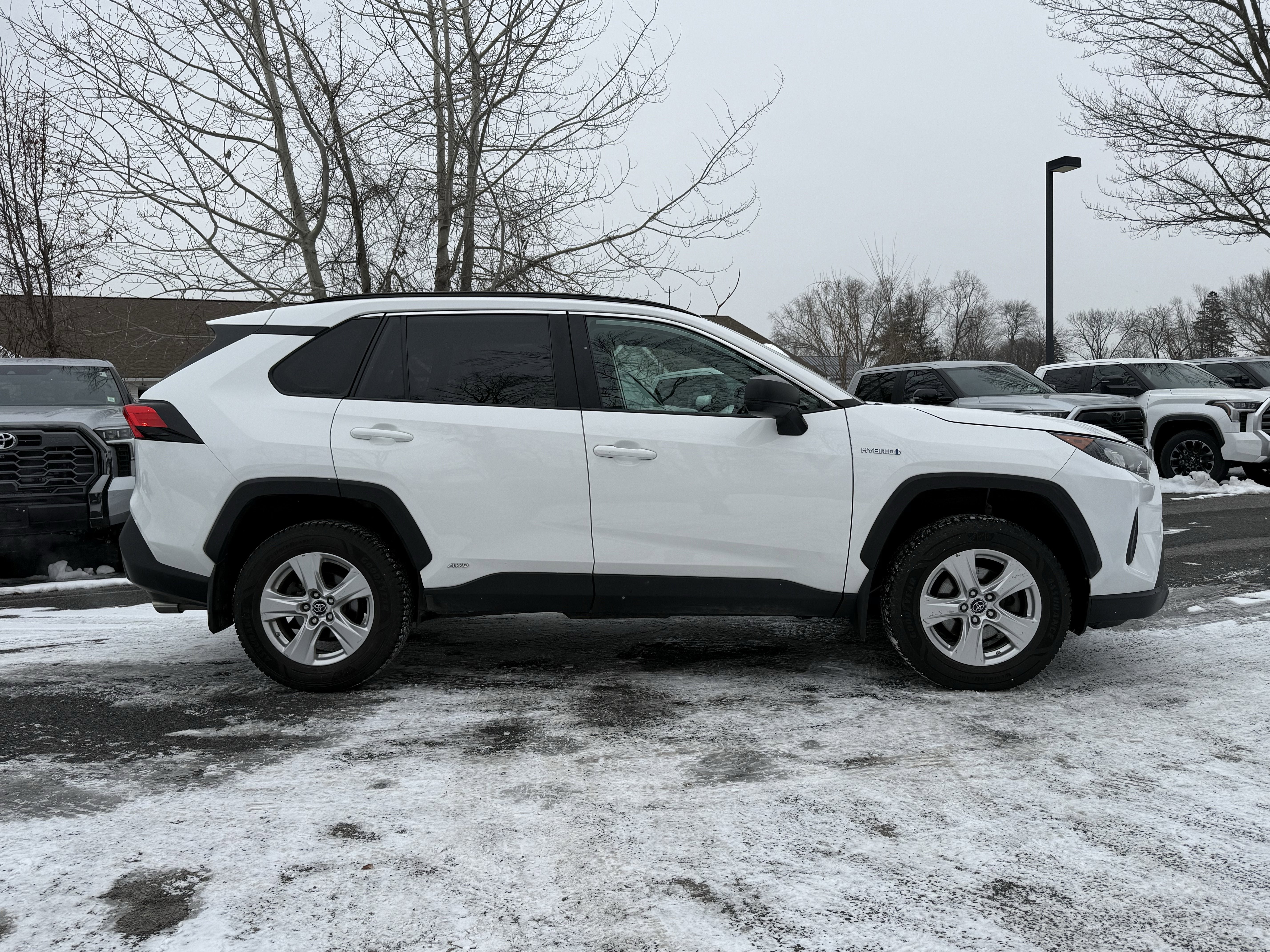 2021 Toyota RAV4 Hybrid LE
