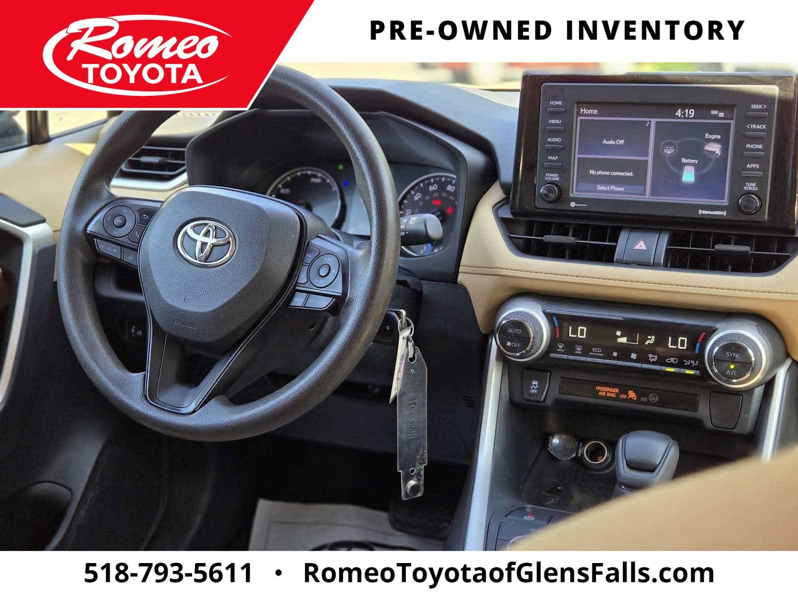 2020 Toyota RAV4 LE - Photo 13