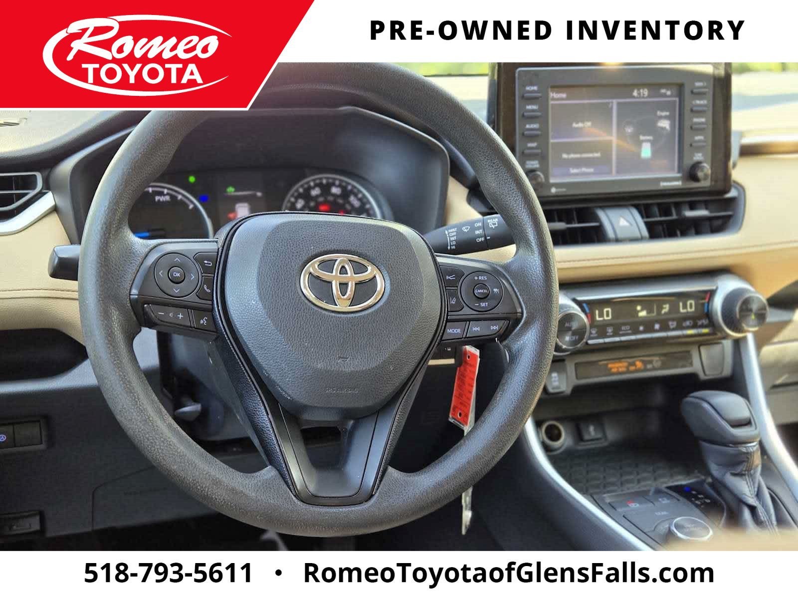 2020 Toyota RAV4 LE - Photo 14