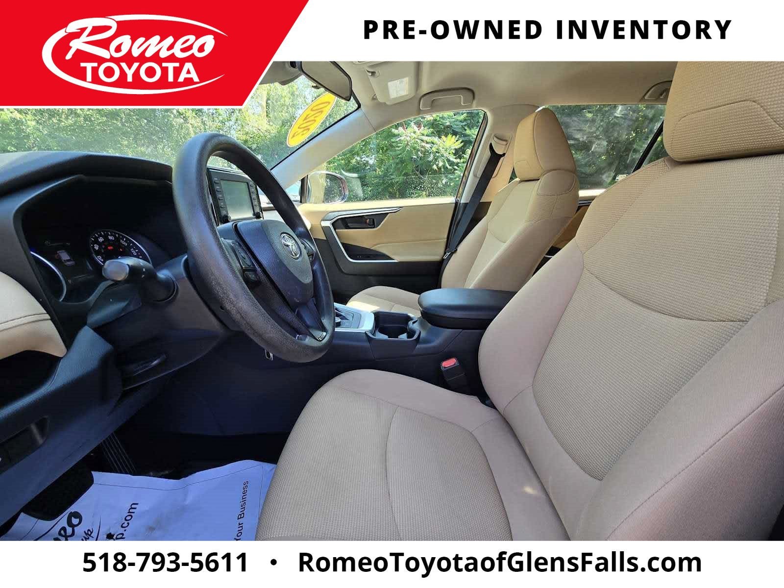 2020 Toyota RAV4 LE - Photo 23