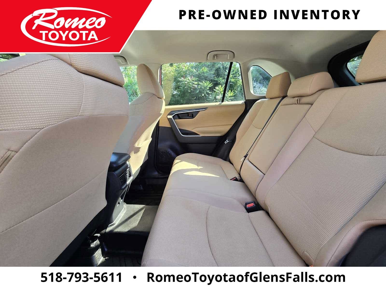 2020 Toyota RAV4 LE - Photo 25
