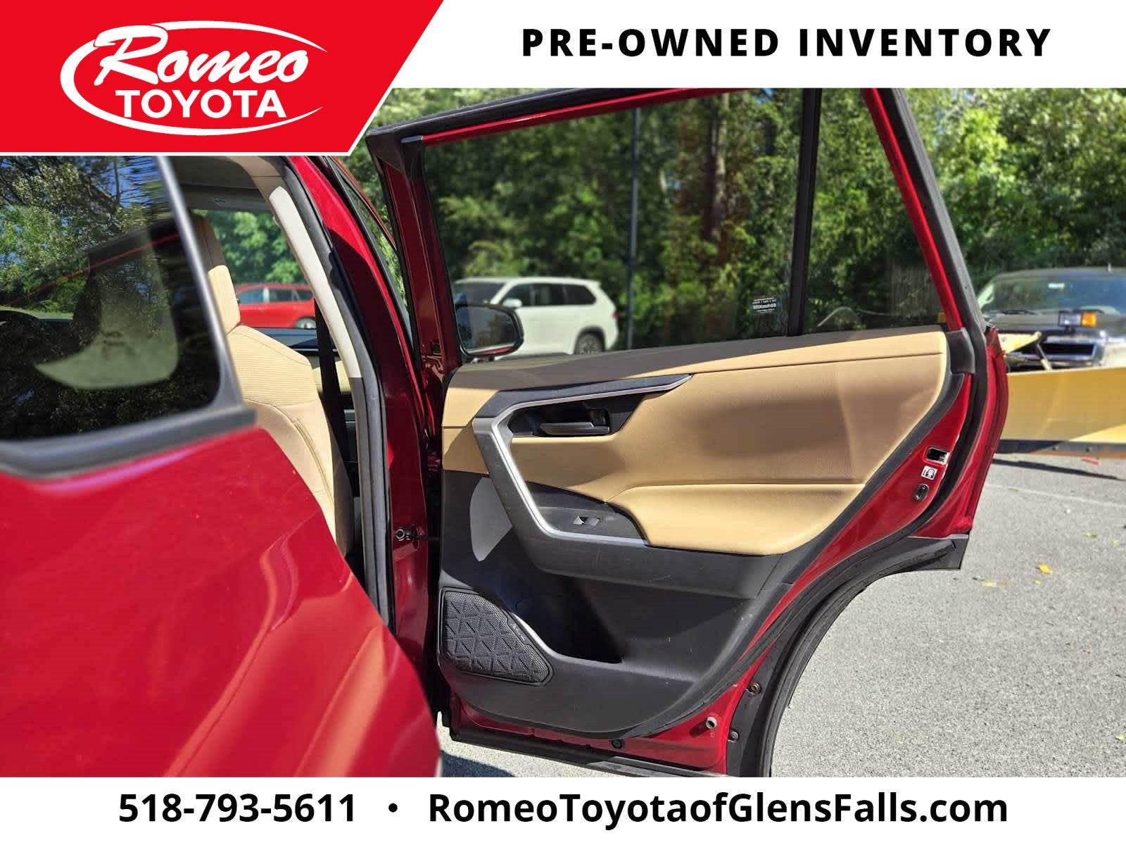 2020 Toyota RAV4 LE - Photo 29