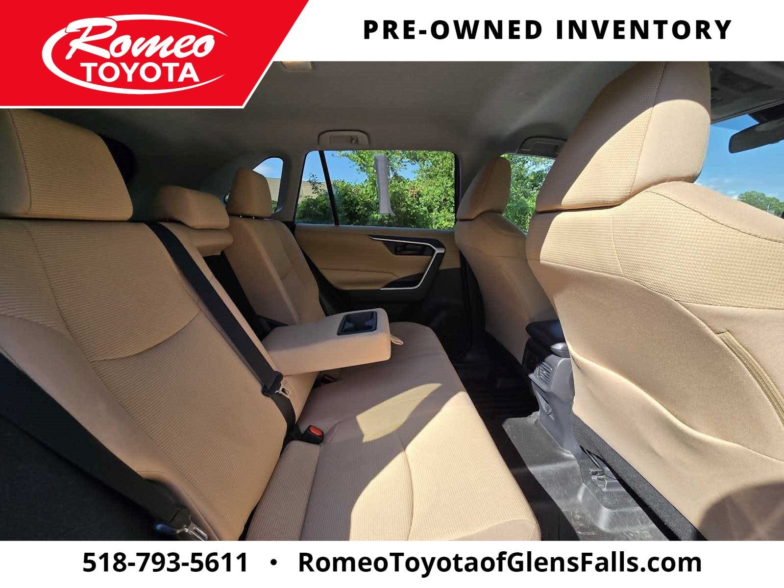 2020 Toyota RAV4 LE - Photo 30