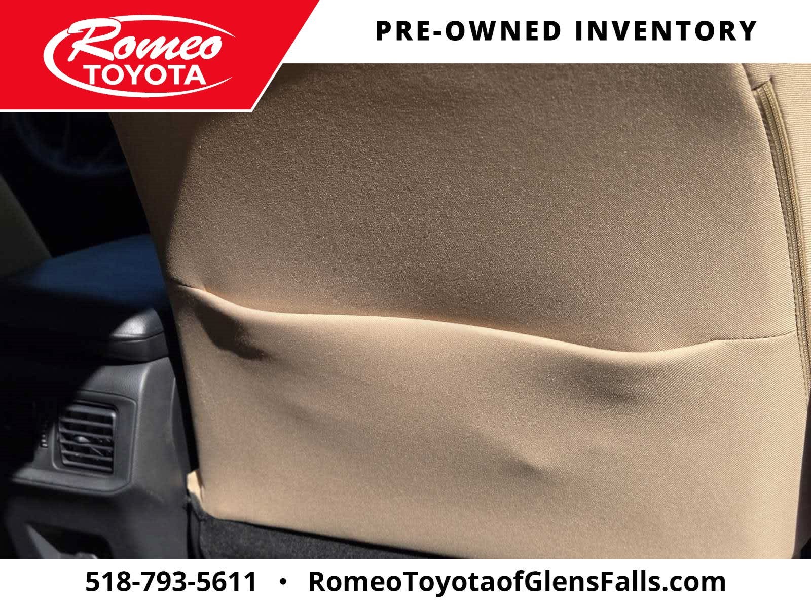 2020 Toyota RAV4 LE - Photo 31