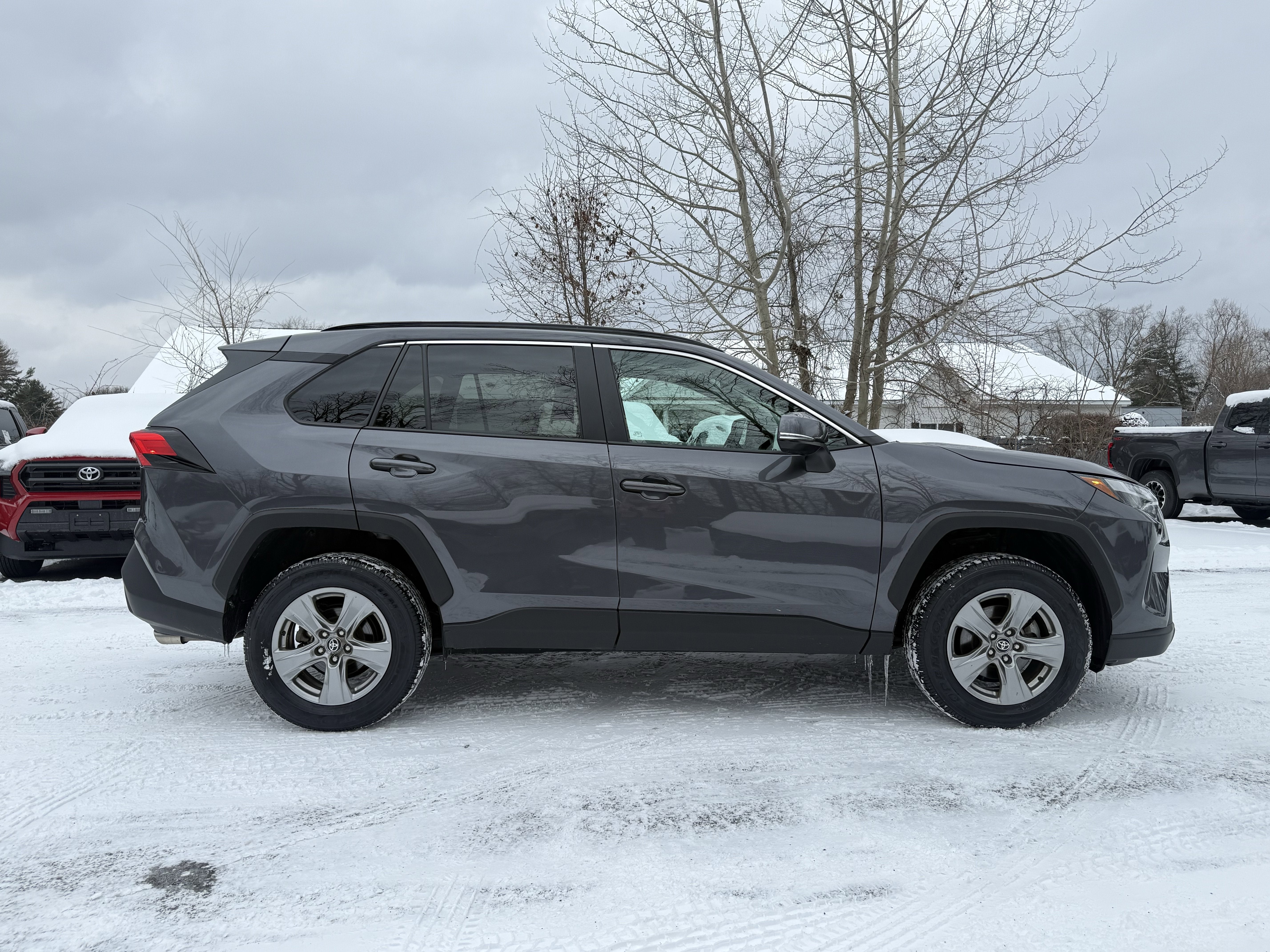 2024 Toyota RAV4 XLE