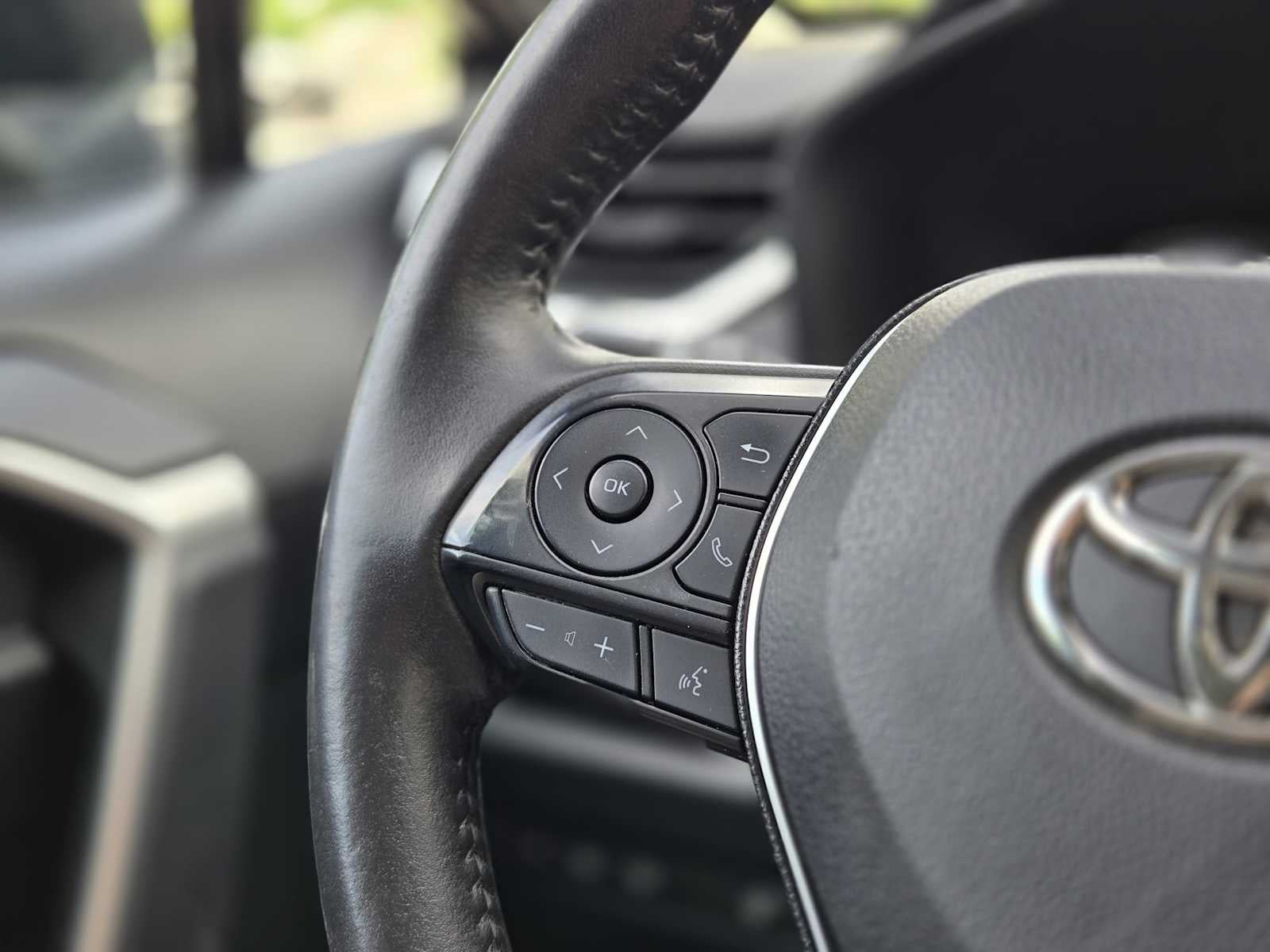 2019 Toyota RAV4 Hybrid XLE