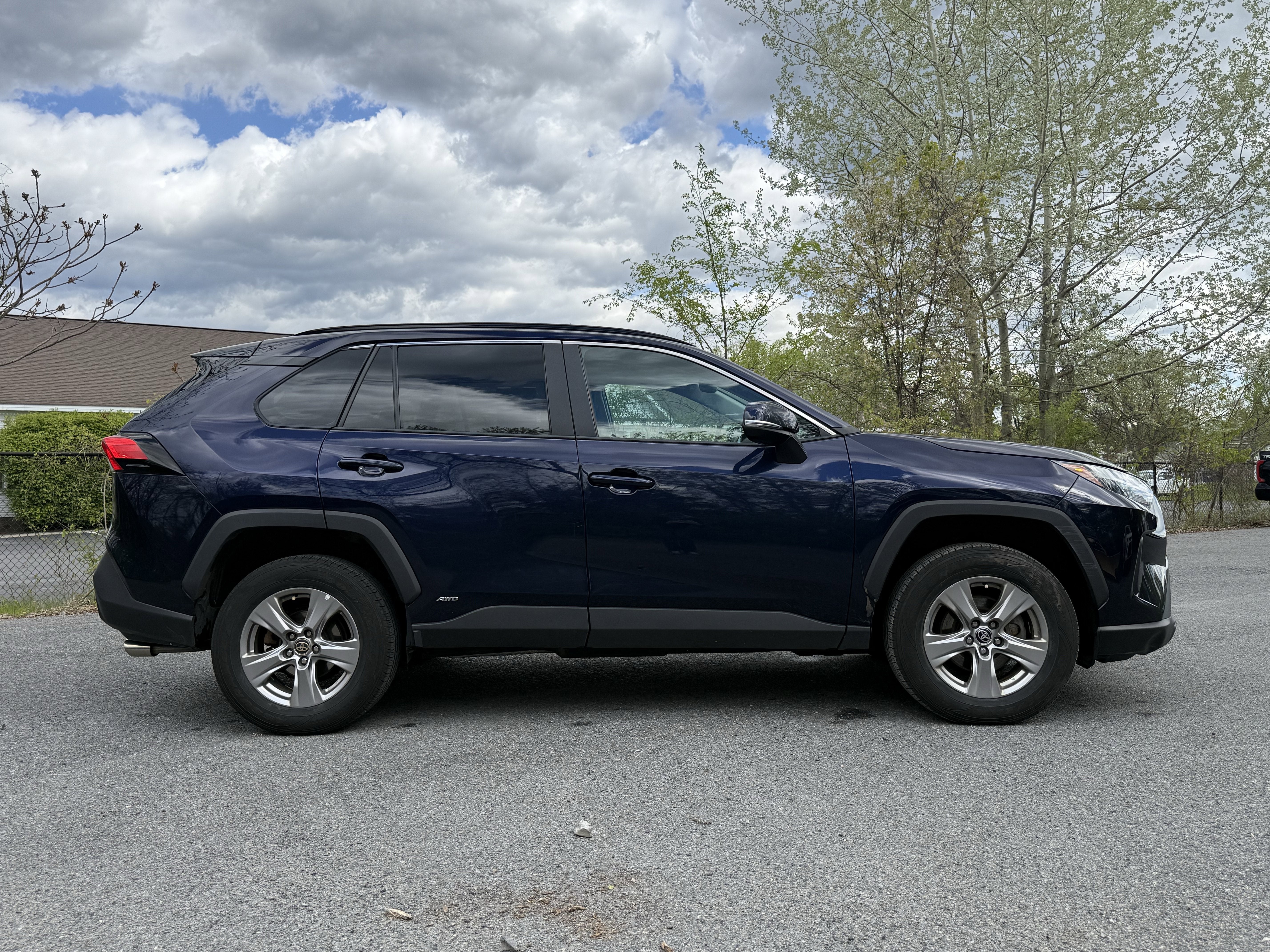 2022 Toyota RAV4 Hybrid XLE