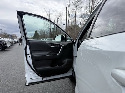 2024 Toyota RAV4 Hybrid SE