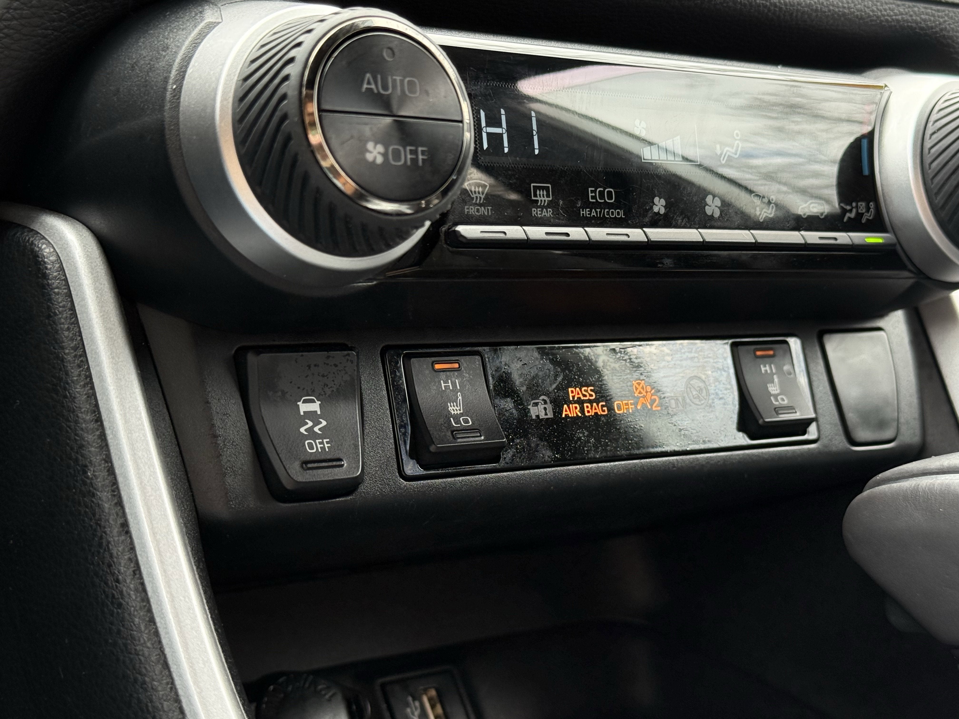 2024 Toyota RAV4 Hybrid SE