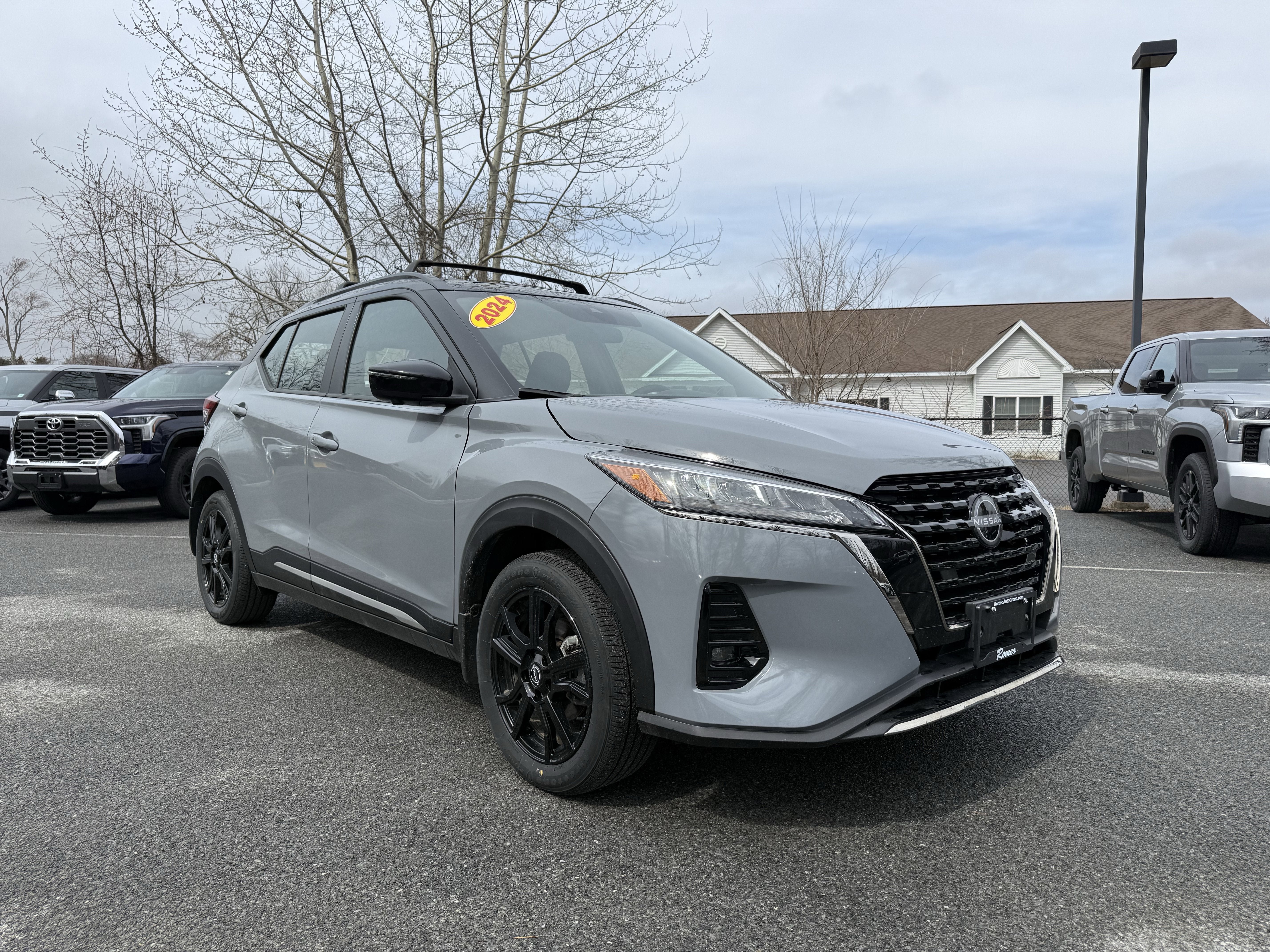 2024 Nissan Kicks SR