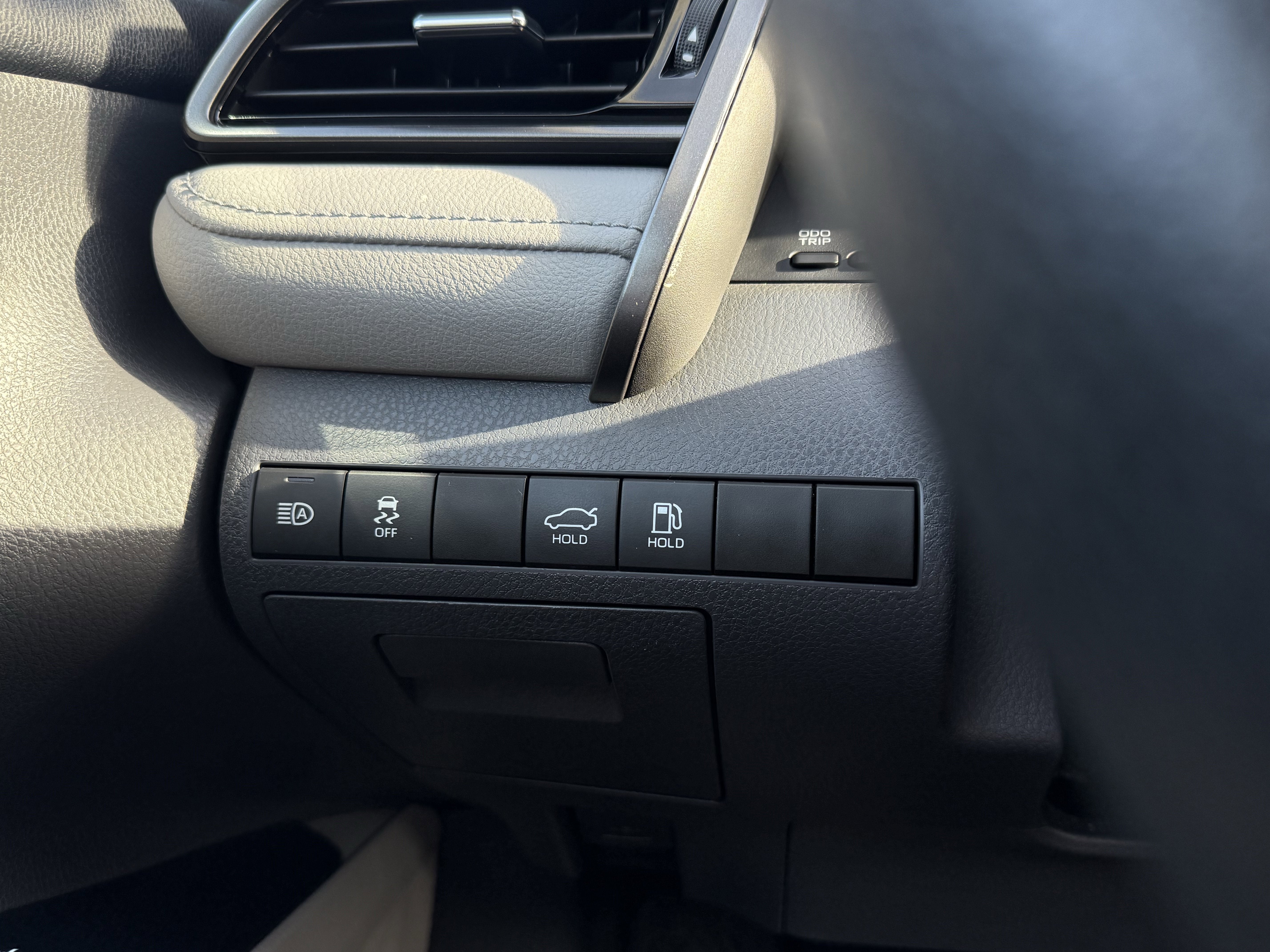 2019 Toyota Camry Hybrid LE