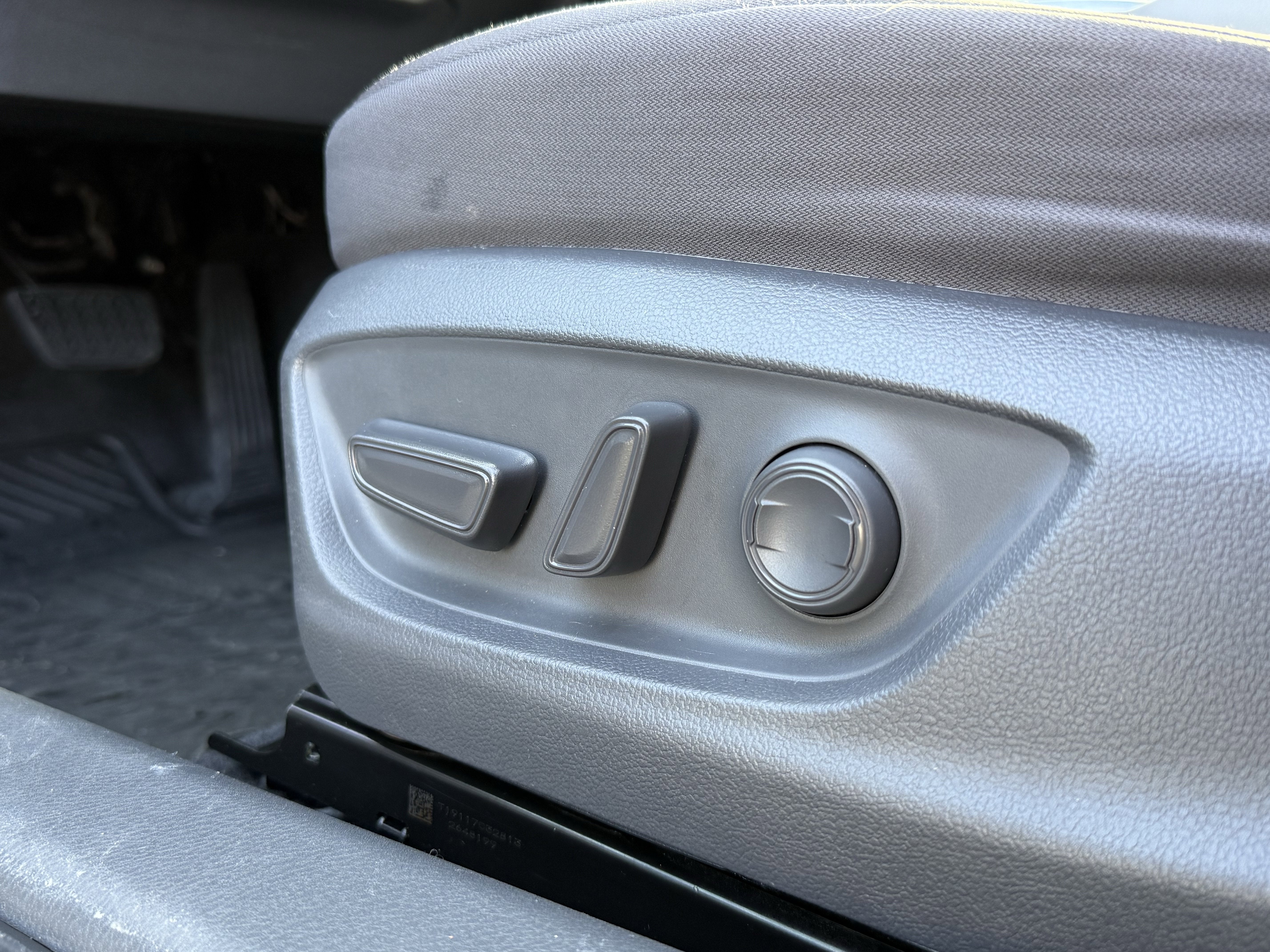 2019 Toyota Camry Hybrid LE