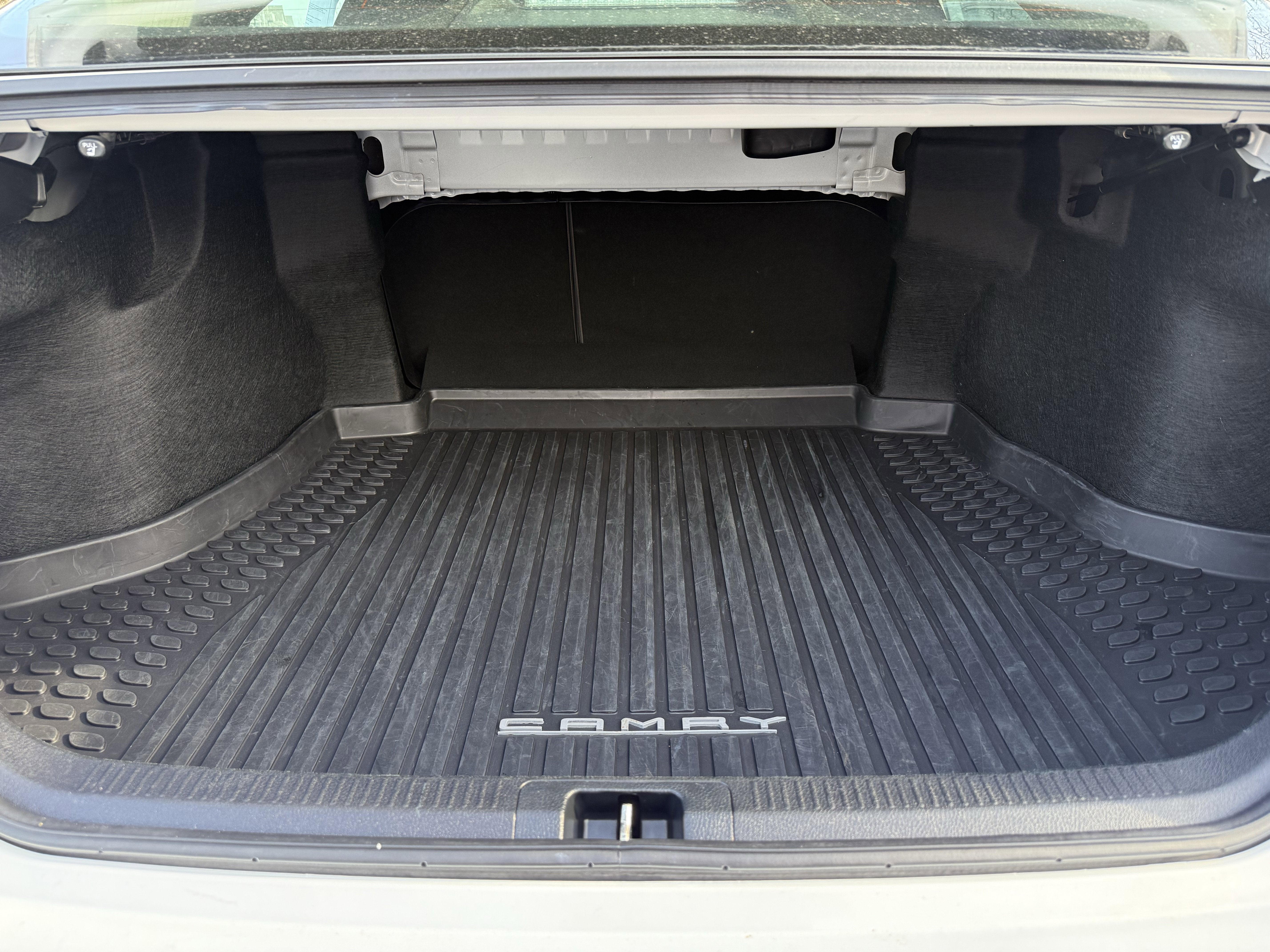 2019 Toyota Camry Hybrid LE