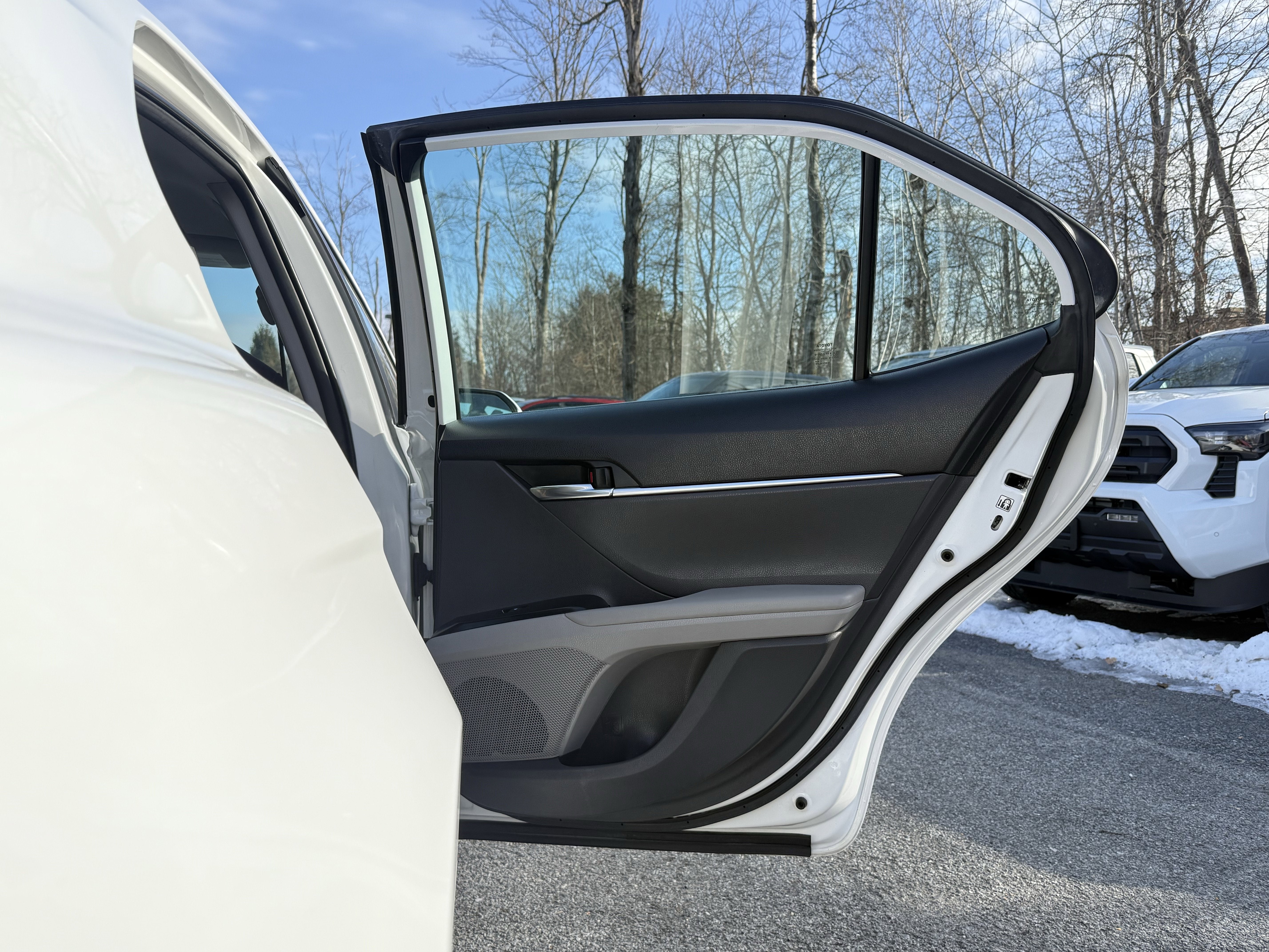 2019 Toyota Camry Hybrid LE