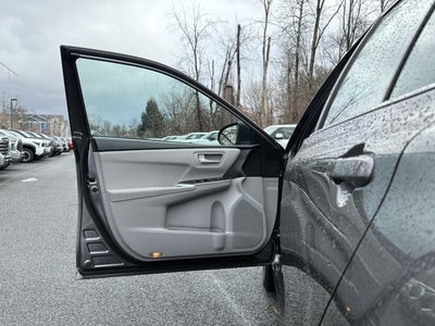 2017 Toyota Camry SE